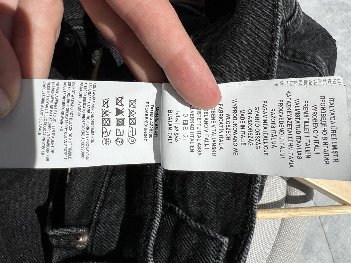 Versace Versace Jeans with Gold Detailing Size 31 Size US 31 - 17 Thumbnail