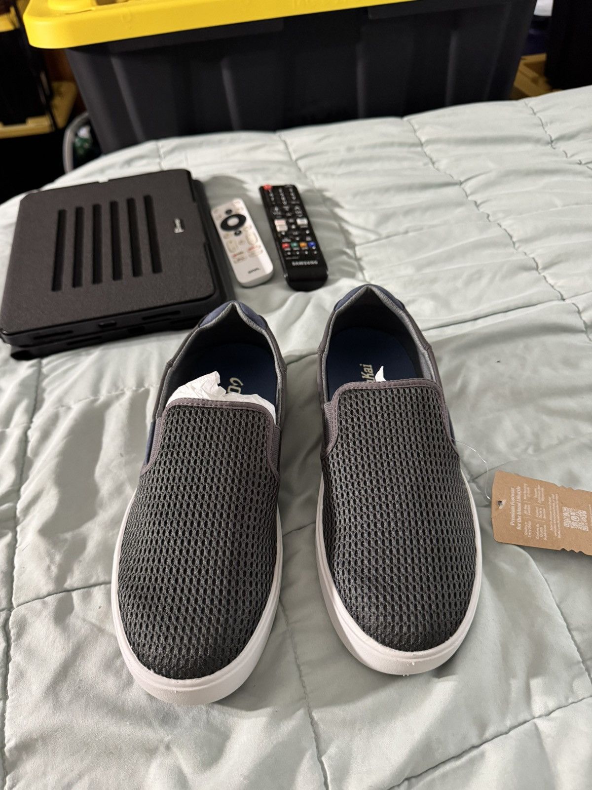 Olukai olukai lae'ahi size 7 sneakers Size US 7 / EU 40 - 1 Thumbnail