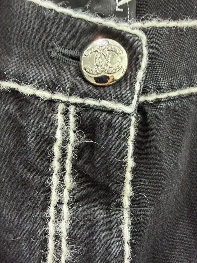 Chanel Chanel Black and white-bordered cartoon jeans Size 24" / US 00 / IT 34 - 3 Thumbnail