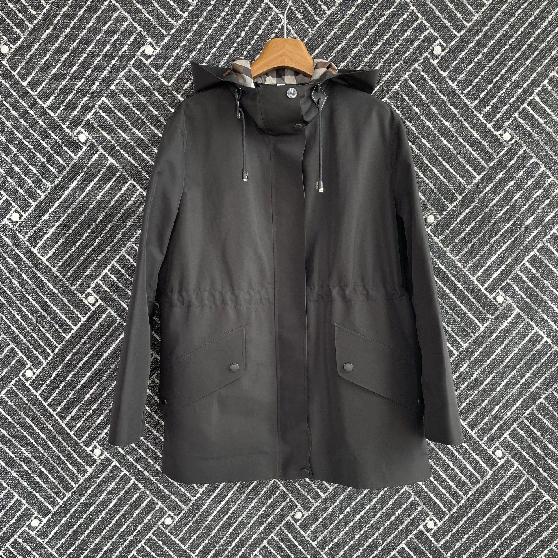 Burberry Burberry Women's 99 New Black Check Zip Jacket 38 Size XS / US 0-2 / IT 36-38 - 1 Thumbnail