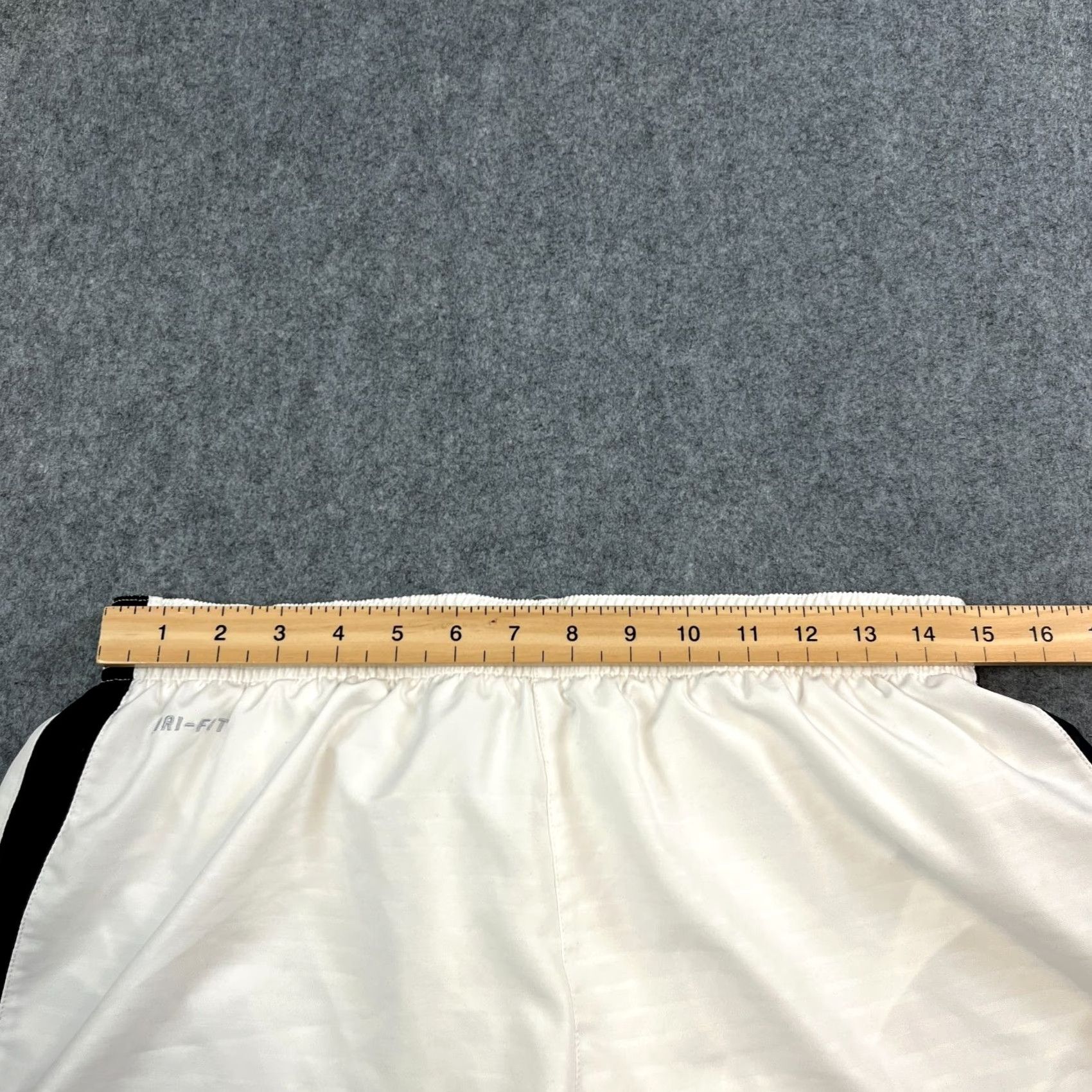 Nike Nike Mens Sweat Shorts XL White Swoosh Gymwear Size US 36 / EU 52 - 6 Thumbnail