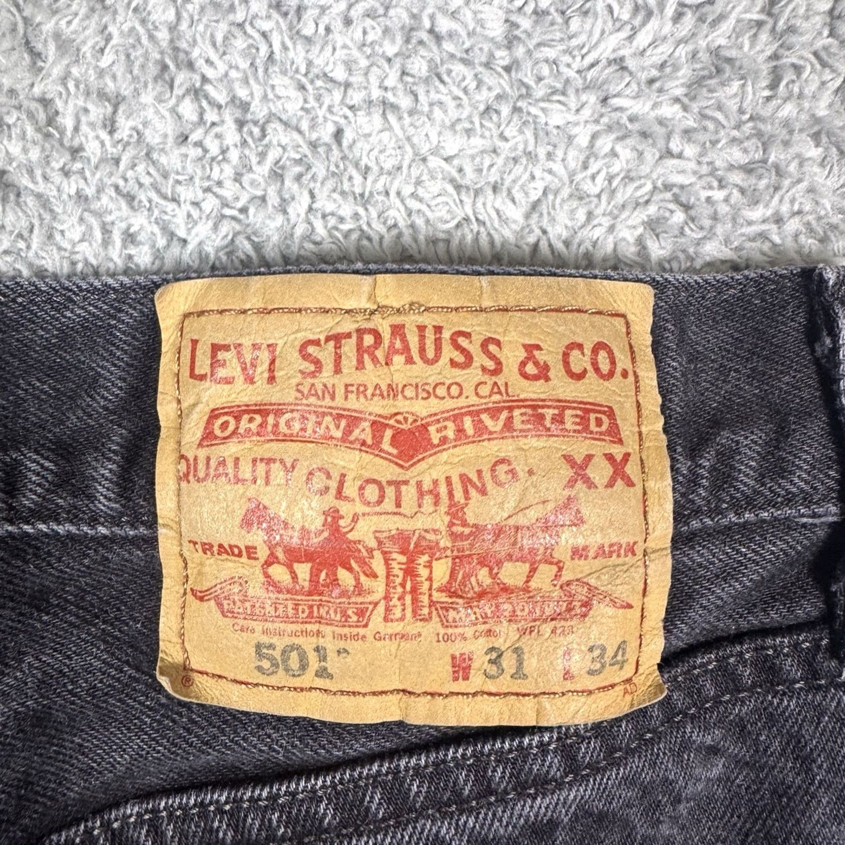 Levi's VINTAGE Levis 501xx Jeans Mens 30x33 Straight Button Fly 90s Grunge Skate Y2K Size US 31 - 6 Thumbnail