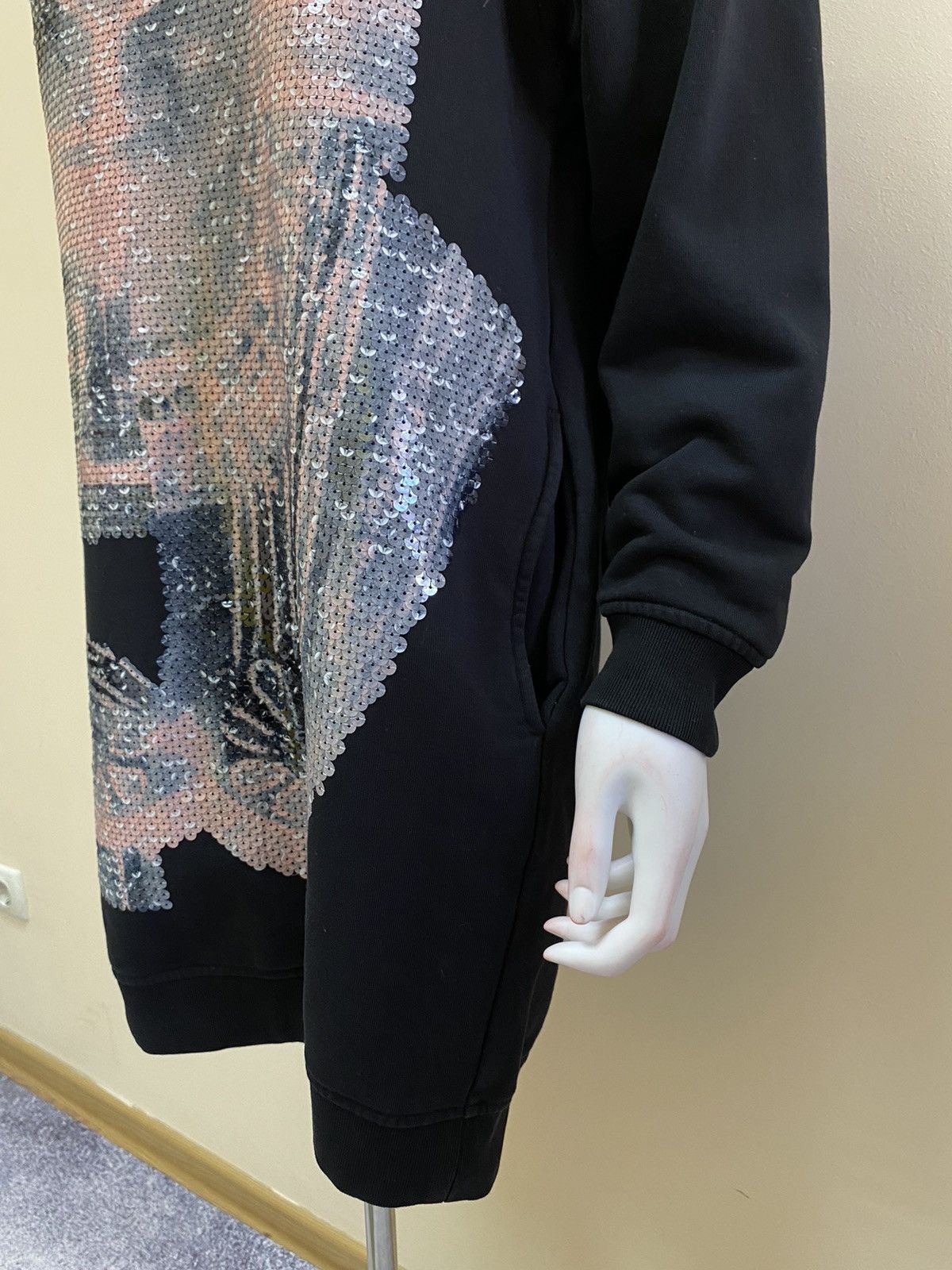 Alexander McQueen Alexander Mcqueen Sequin Sweatshirt Dress Size S Size S / US 4 / IT 40 - 5 Thumbnail