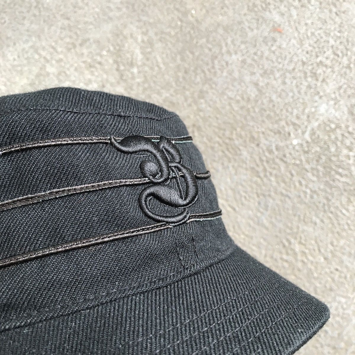 Birkenstock Pillbox hat Initial B for brikenstock. Black on black Size ONE SIZE - 10 Thumbnail