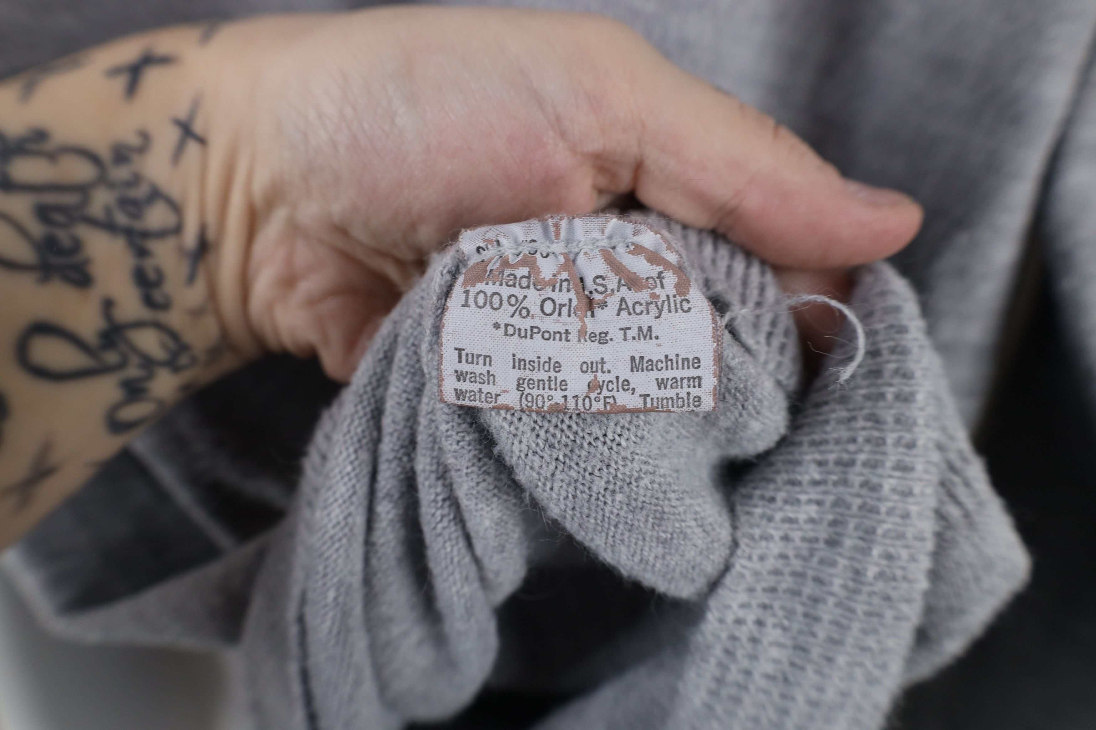 Vintage Vintage 80s Christian Dior Spell Out Knit Sweater Gray USA Size US M / EU 48-50 / 2 - 8 Thumbnail