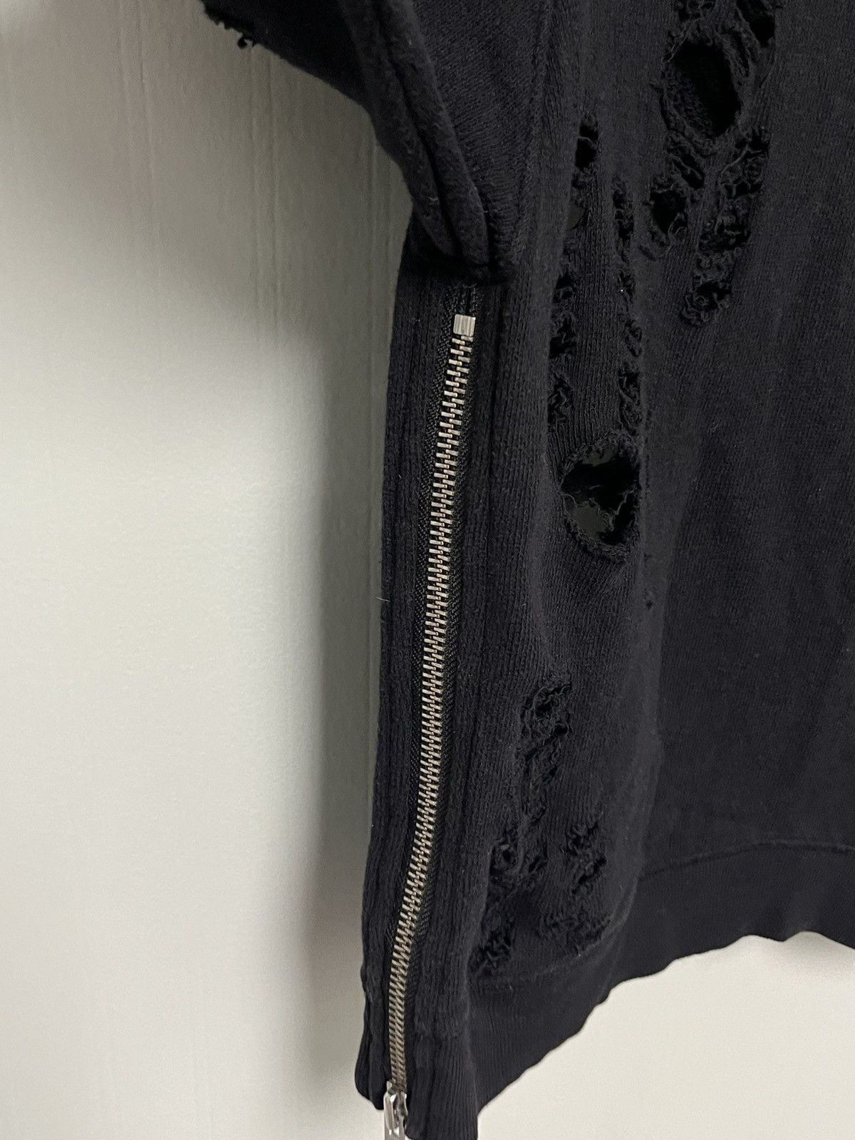R13 Shredded Zip Side Sweatshirt. Size XS Size XS / US 0-2 / IT 36-38 - 14 Thumbnail