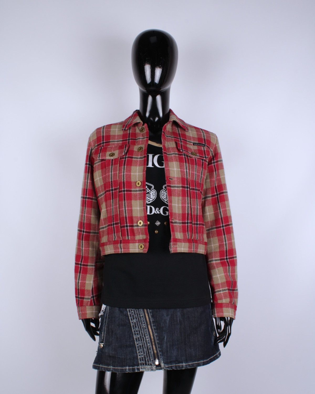 Designer × Dolce & Gabbana × Vintage DOLCE GABBANA Vintage Wool Plaid Check Cropped Button Jacket Size S / US 4 / IT 40 - 2 Thumbnail