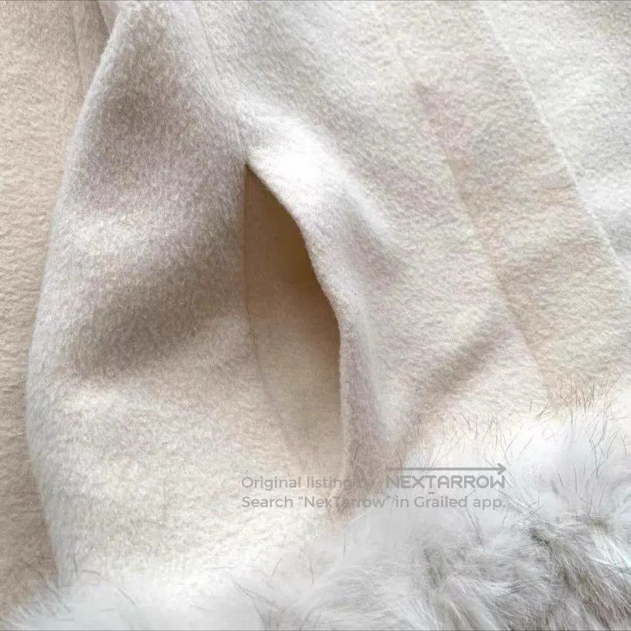 Chanel Chanel White Wool Coat Raccoon Fur Hem. Size S / US 4 / IT 40 - 3 Thumbnail