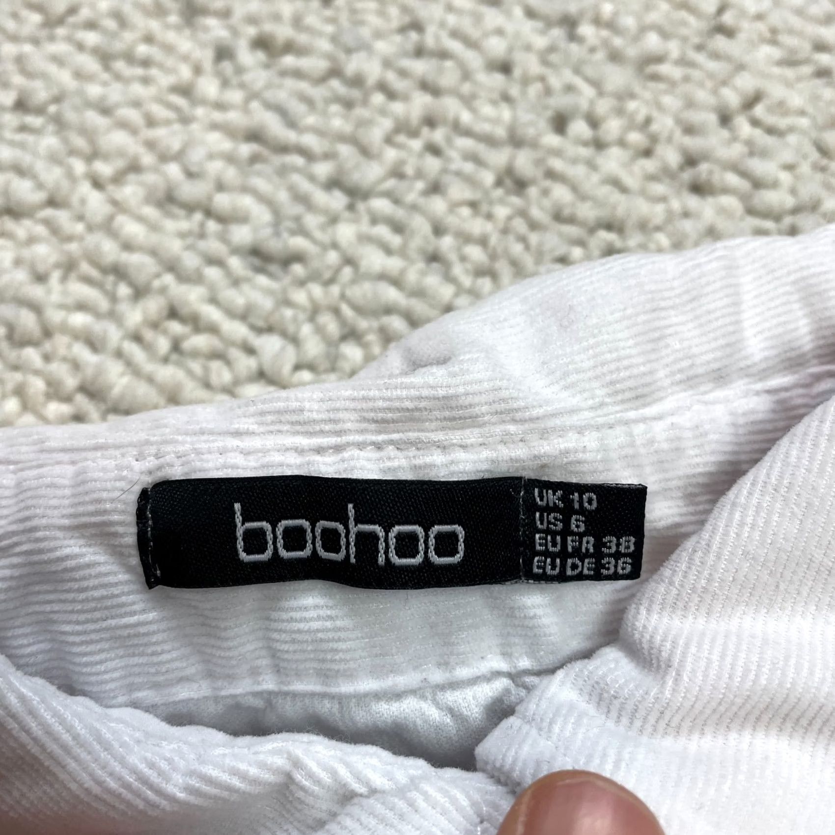Boohoo Boohoo Romper Womens 6 White Corduroy Short Sleeve Collard Button Up Pockets Top Size M / US 6-8 / IT 42-44 - 2 Thumbnail