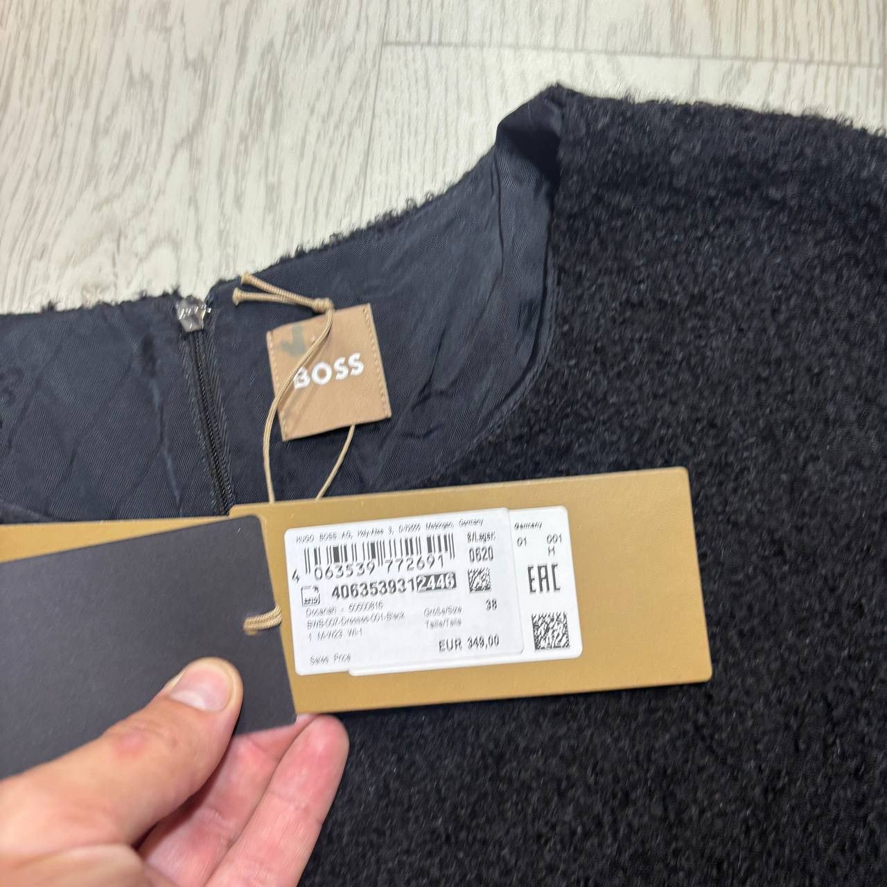 Hugo Boss NEW! Woolen short dress Hugo Boss Size: M (US 6) Size M / US 6-8 / IT 42-44 - 6 Thumbnail