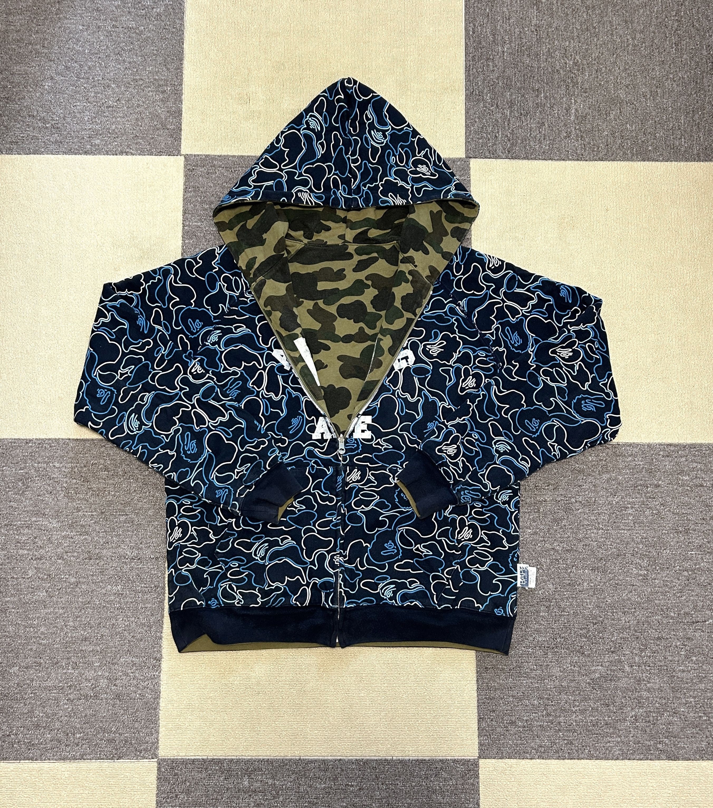 Bape Bape Neon Camo Reversible 1st camo Logo Zip Hoodie Size US L / EU 52-54 / 3 - 1 Thumbnail