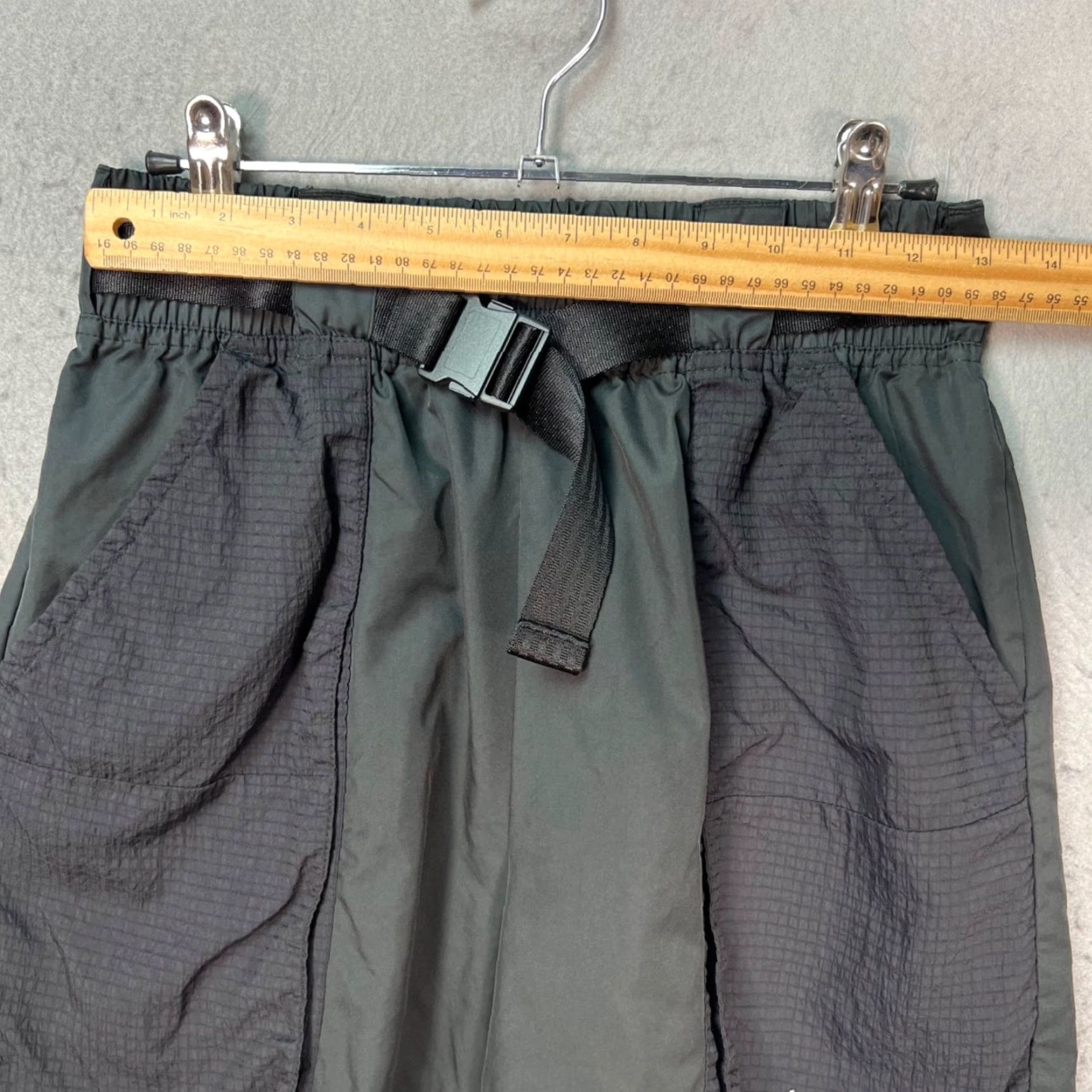 Nike Nike Womens Size Small Black Trail Athletic Shorts w/ Adjustable Belt Size 28" / US 6 / IT 42 - 6 Thumbnail