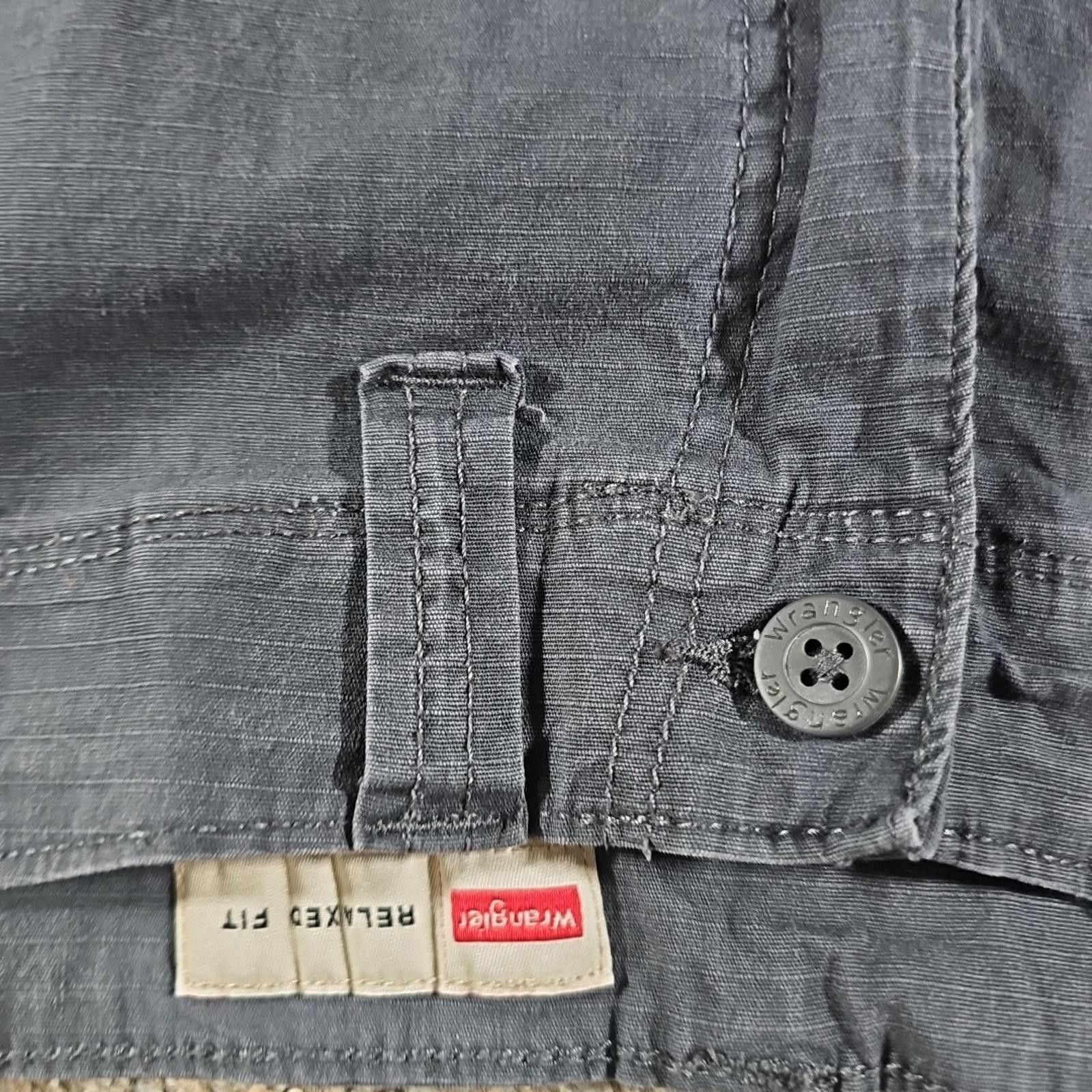 Wrangler Wrangler Relaxed Fit Sz 48 Cargo Shorts Size US 44 / EU 60 - 2 Thumbnail