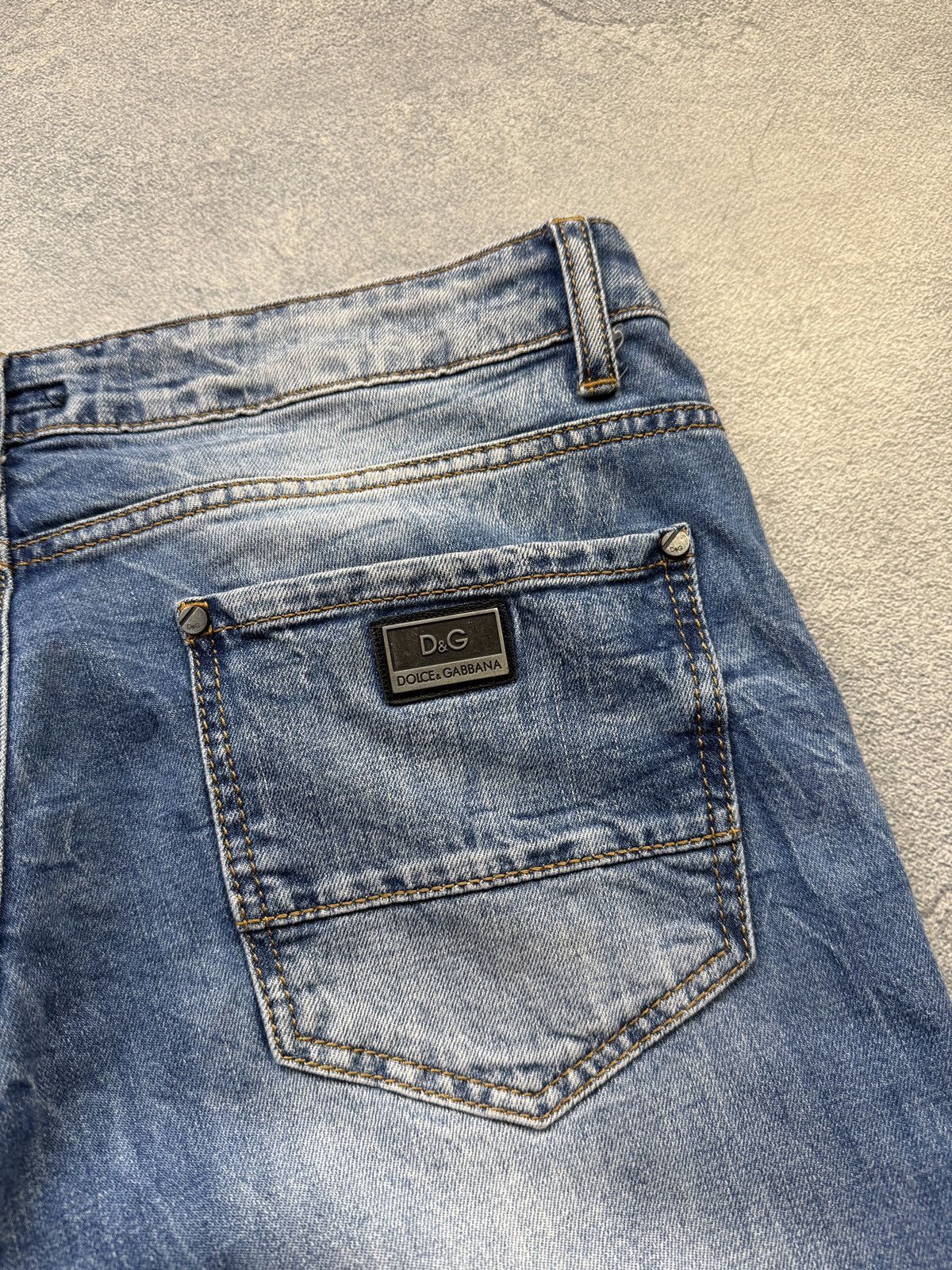 Dolce & Gabbana Vintage Dolce & Gabbana Metal Logo Jeans Size US 34 / EU 50 - 14 Thumbnail