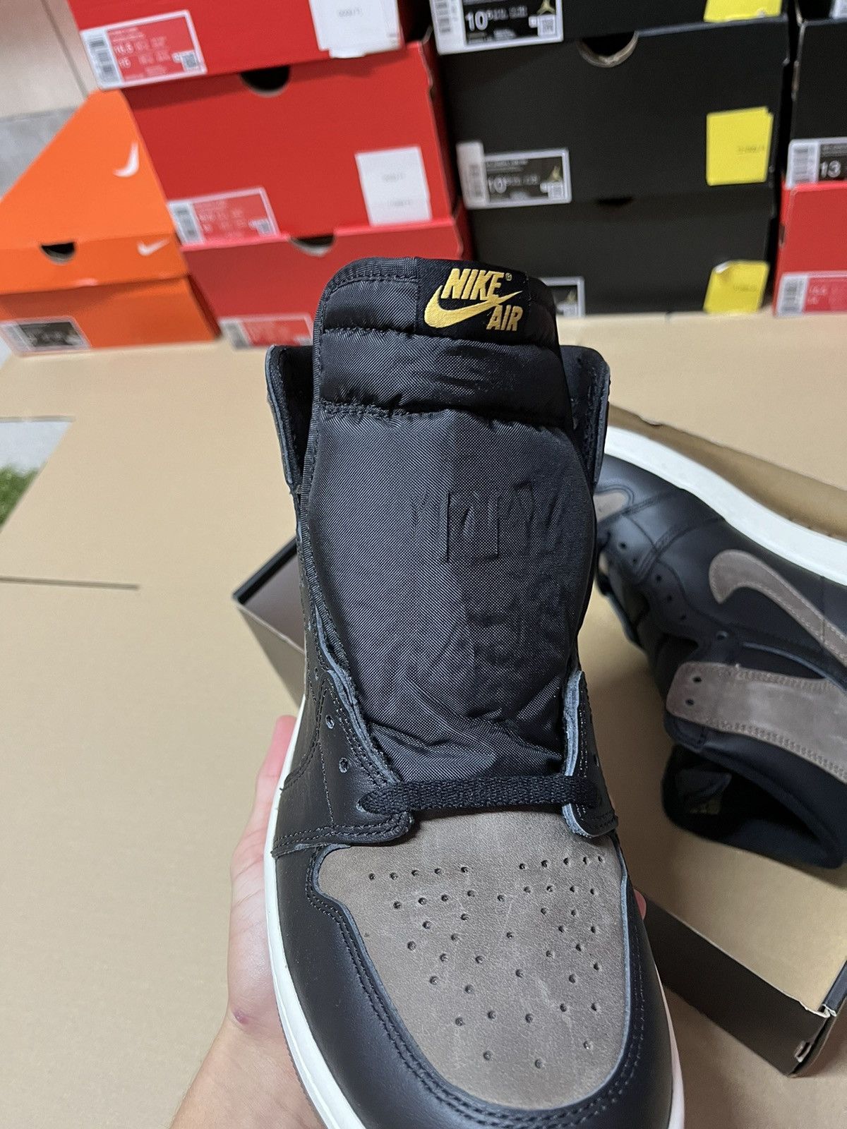 Nike Jordan 1 high og palomino Size US 10.5 / EU 43-44 - 7 Thumbnail