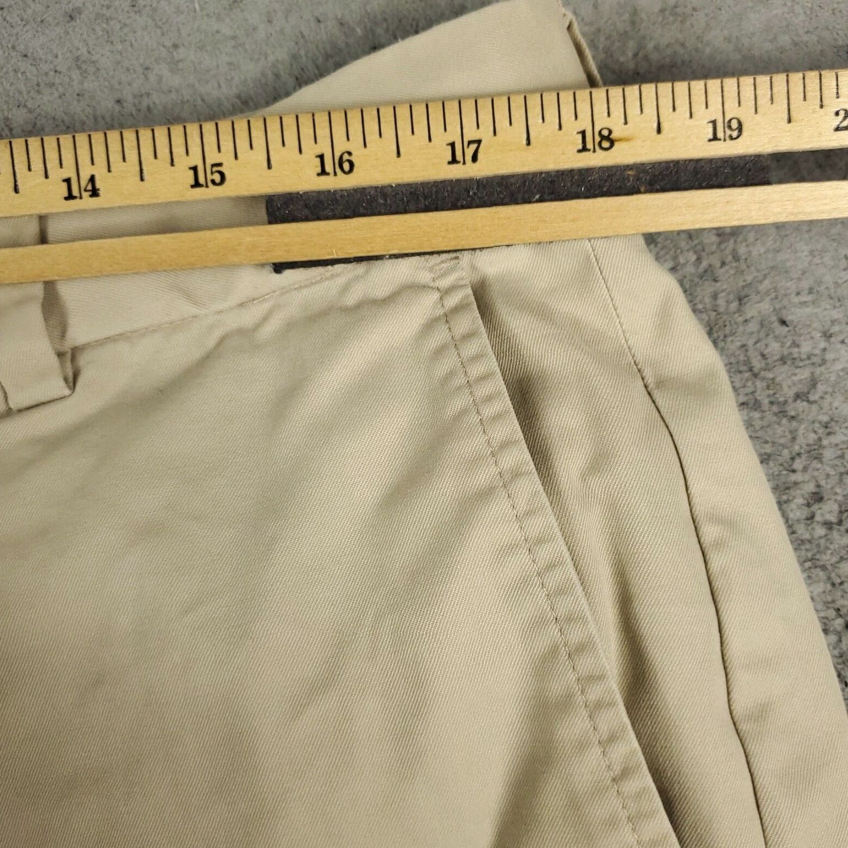 Brooks Brothers Brooks Brothers Chino Shorts Mens Size 36 Beige Flat Front Regular Fit Size US 36 / EU 52 - 4 Thumbnail