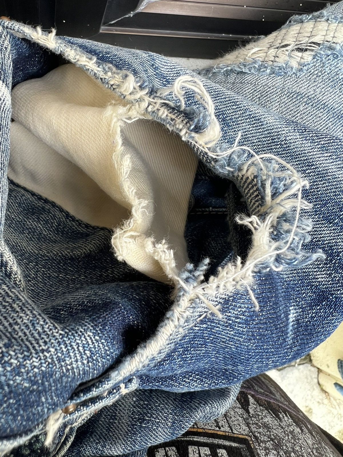 Levi's Vintage Clothing × Vintage Vintage 2005 LVC Levi’s 501 E Trashed Denim Selvedge Jeans Size US 32 / EU 48 - 23 Thumbnail