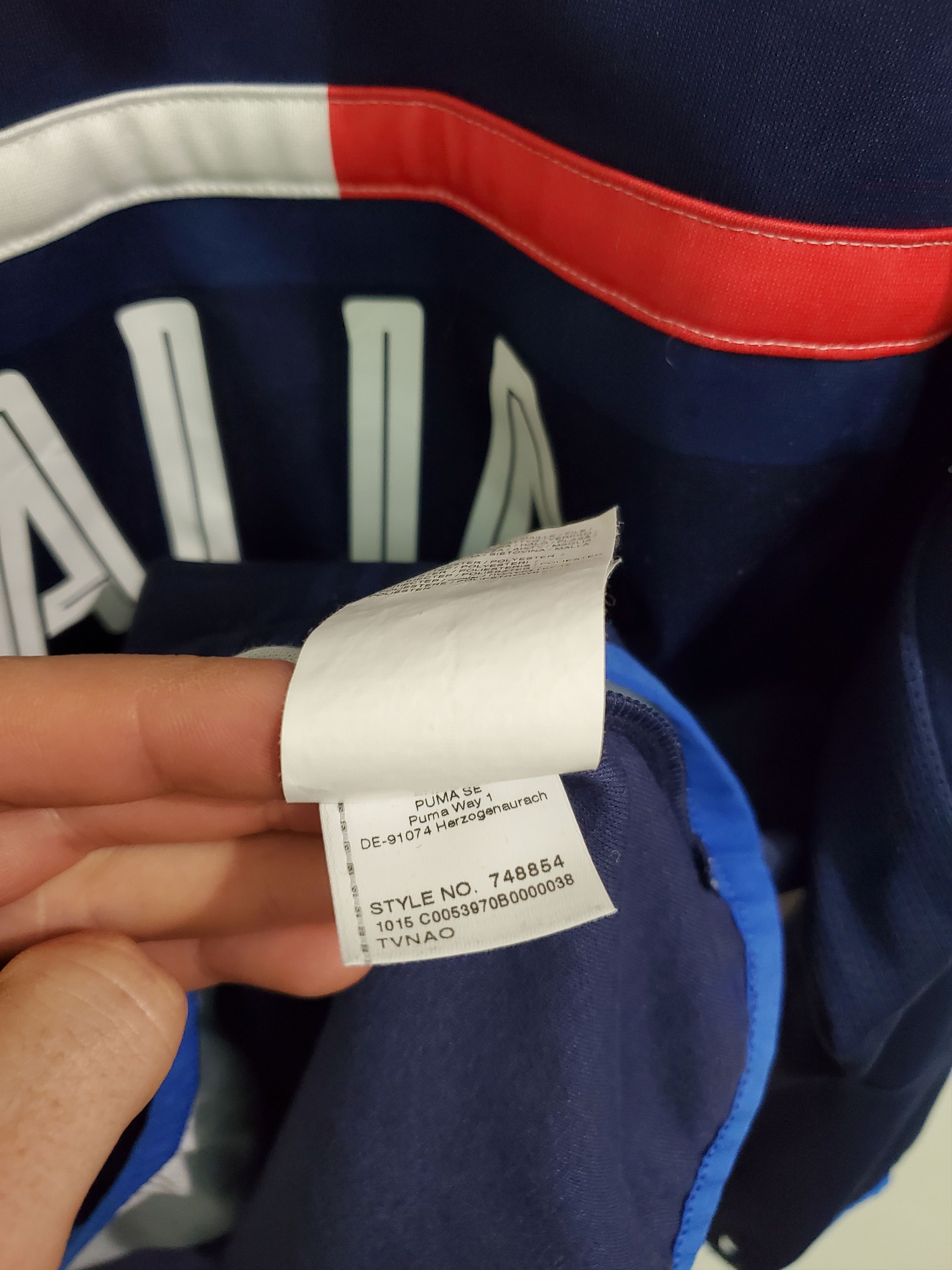Puma × Vintage ITALY FOOTBALL SOCCER SWEATSHIRT size M perfect condition Size US M / EU 48-50 / 2 - 5 Thumbnail