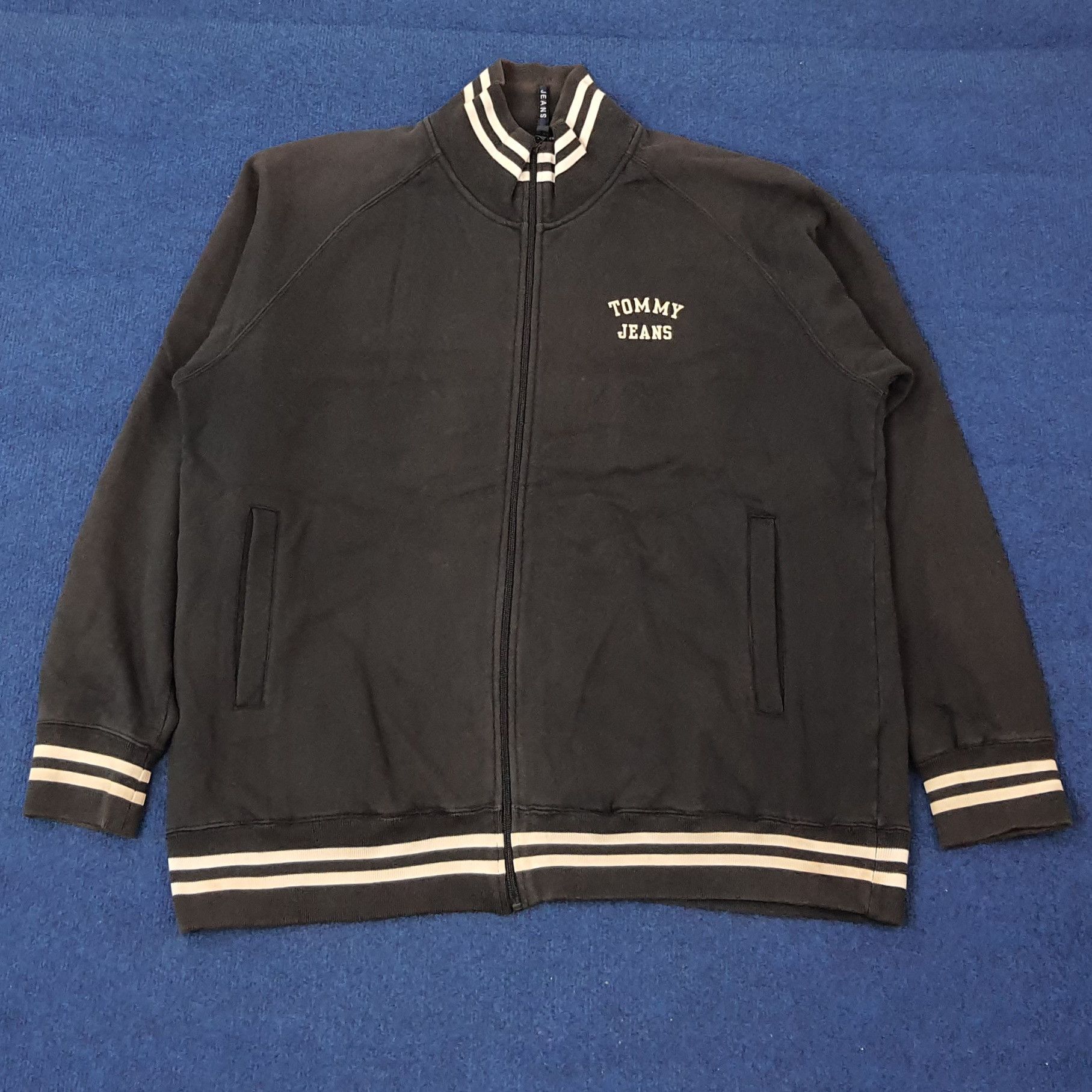 Tommy Hilfiger Vintage Tommy Hilfiger Zipper Sweatshirt C255N11 Size US XL / EU 56 / 4 - 3 Thumbnail