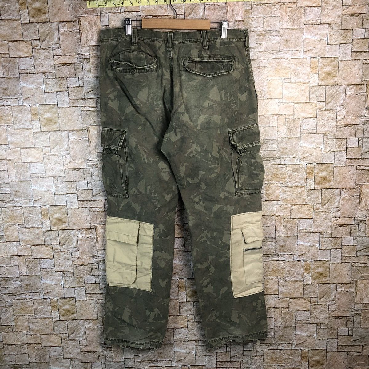 Japanese Brand Uniqlo Green Camo Cargo Multipocket Pants #A142 Size US 34 / EU 50 - 15 Thumbnail