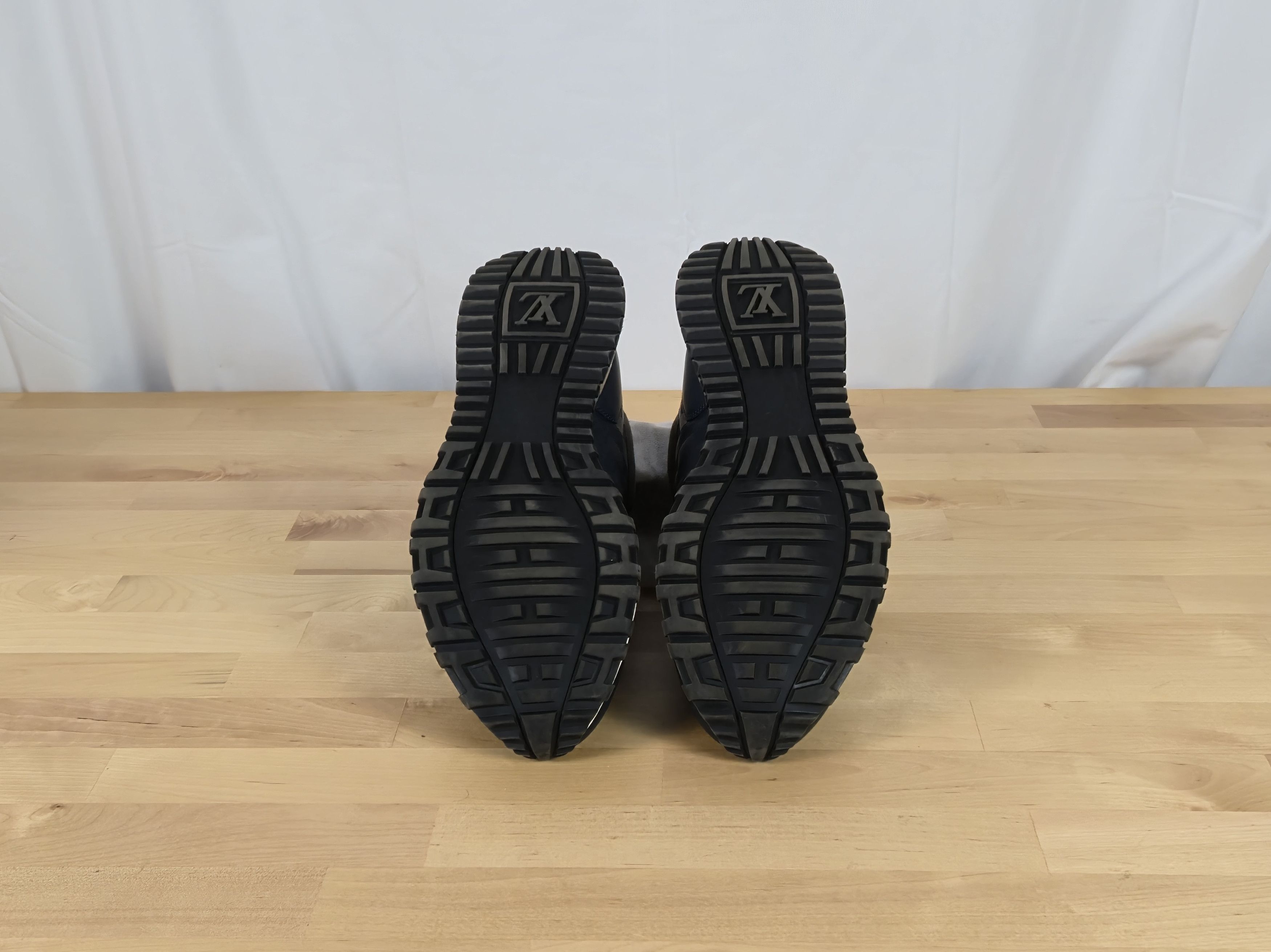 Louis Vuitton Louis Vuitton Men's Run Away Sneakers US 9.5 Size US 9.5 / EU 42-43 - 9 Thumbnail