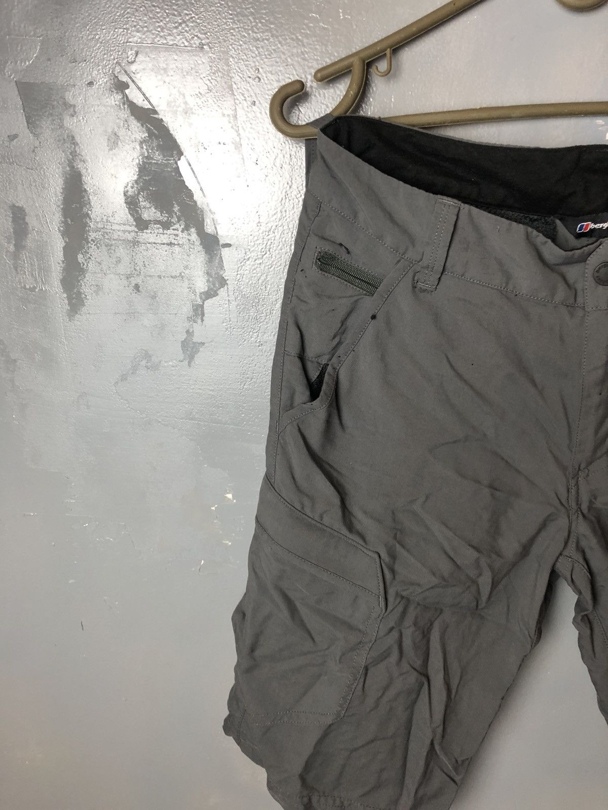 Berghaus Men’s short Berghaus size 28 Size US 28 / EU 44 - 2 Thumbnail