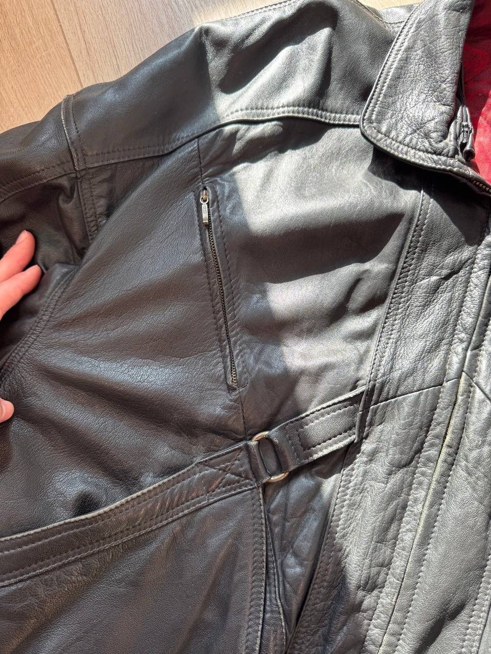 Leather Vintage Black Leather Moto Jacket Red Lining Belted Disstres Size US M / EU 48-50 / 2 - 8 Thumbnail