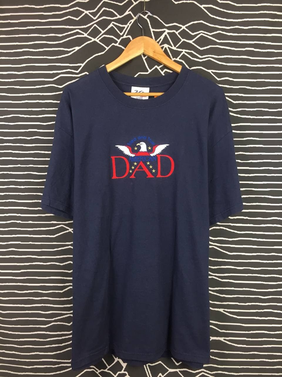Vintage Vtg MC Sport American Dad "Tried and True" Eagle Crest Tee Size US XL / EU 56 / 4 - 1 Thumbnail