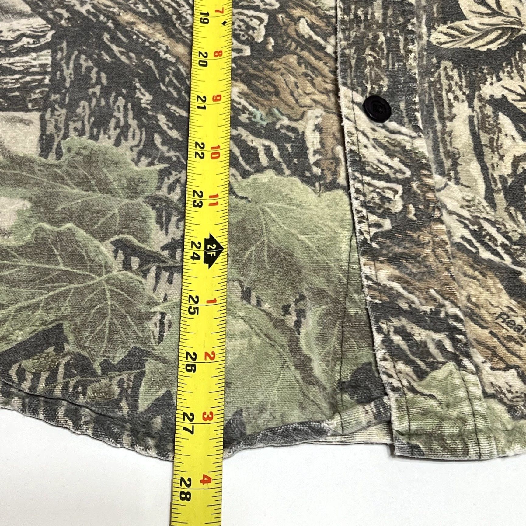 Realtree VTG Rattlers Brand Realtree Camo Chamois Hunting Shirt Mens L USA Camouflage Folded Collar Button-Up Pockets heavyweight Multicolor Cotton Flannel Size US L / EU 52-54 / 3 - 5 Thumbnail