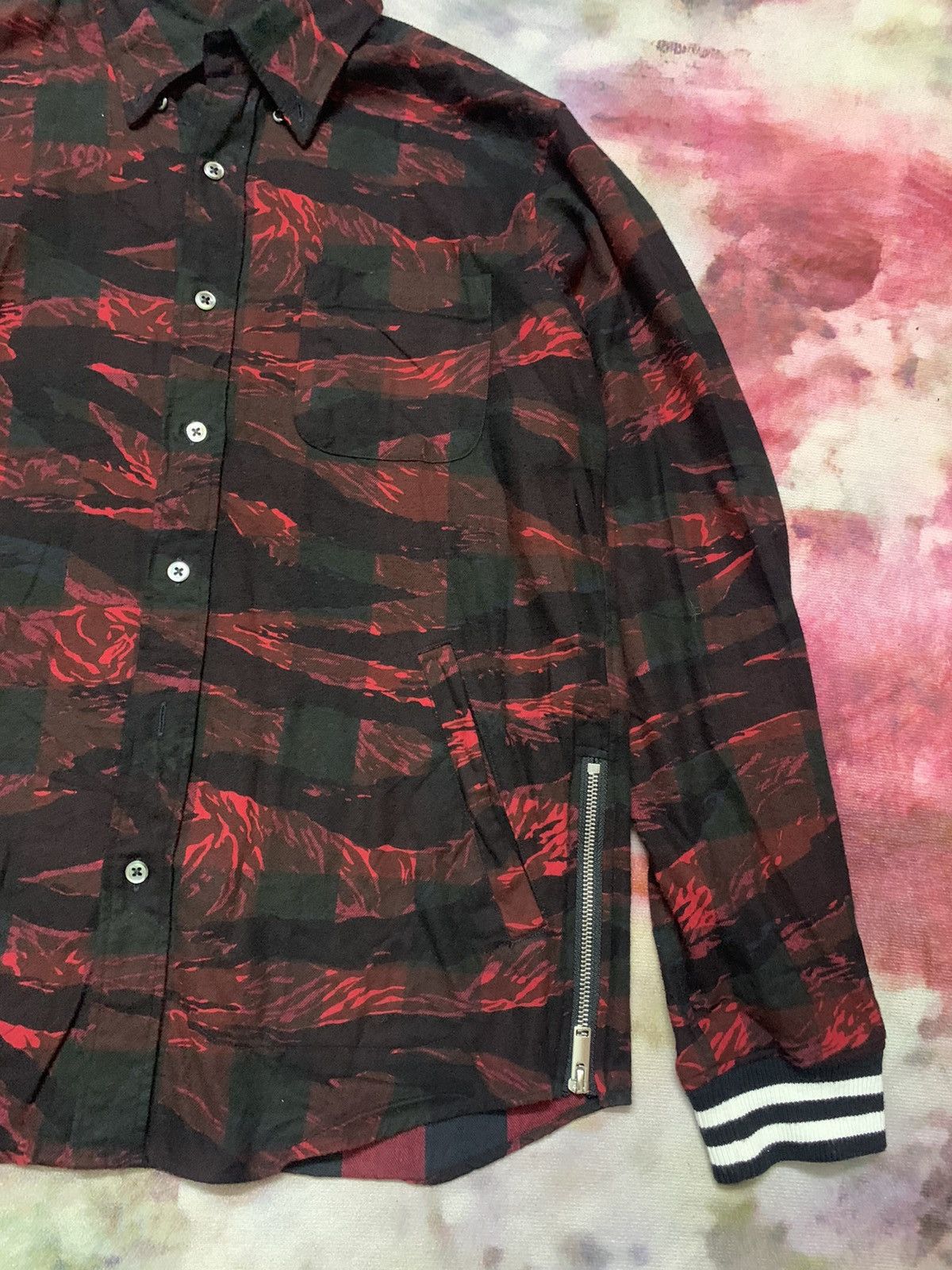 Sophnet. Sophnet. Red Tiger Stripe Tartan Hybrid Flannel Size US M / EU 48-50 / 2 - 3 Thumbnail