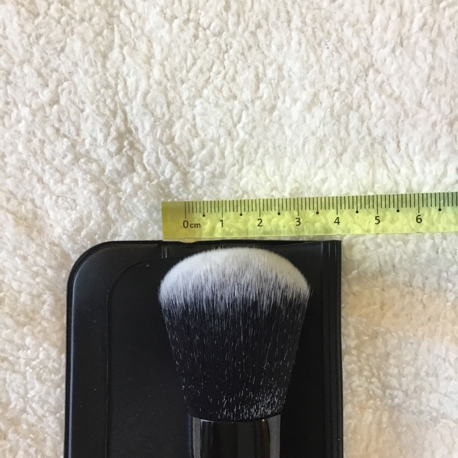 Marc Jacobs Marc Jacobs Black The Face I Liquid Foundation Brush. Size ONE SIZE - 13 Thumbnail