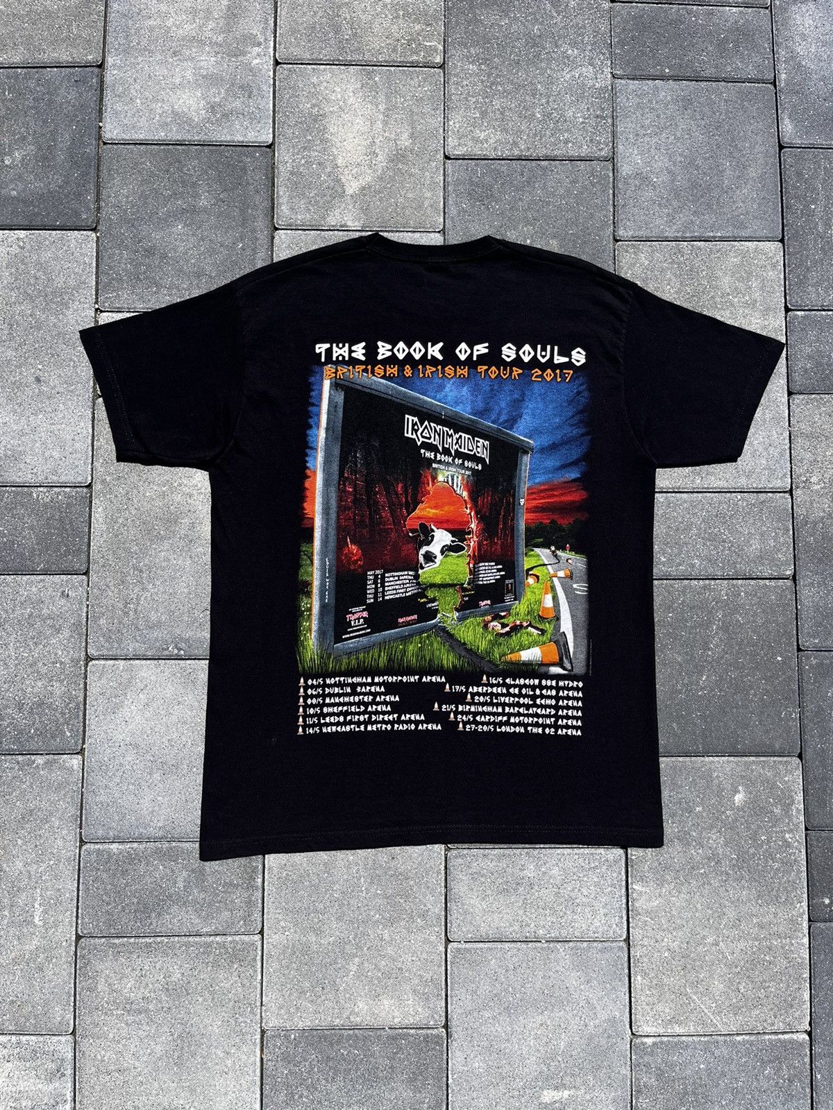 Band Tees × Iron Maiden 🎸 IRON MAIDEN THE BOOK OF SOULS BRITISH AND IRISH TOUR 2017 Size US M / EU 48-50 / 2 - 7 Thumbnail