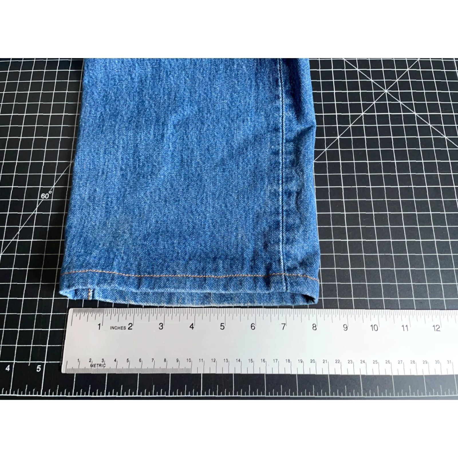 Levi's Y2K Levi's 501 Jeans Men's 32 x 30 Blue Denim Button Fly Straight Leg Vintage 90s Size US 32 / EU 48 - 7 Thumbnail