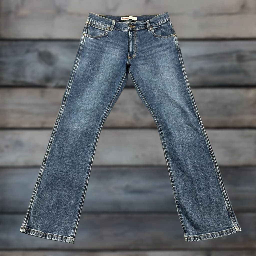 Wrangler Wrangler Jeans Mens 32x32 Blue Bootcut Medium Wash 5-Pocket Denim USA Western Ready-to-Wear Regular Fit Pants Mens Size US 32 / EU 48 - 1 Thumbnail