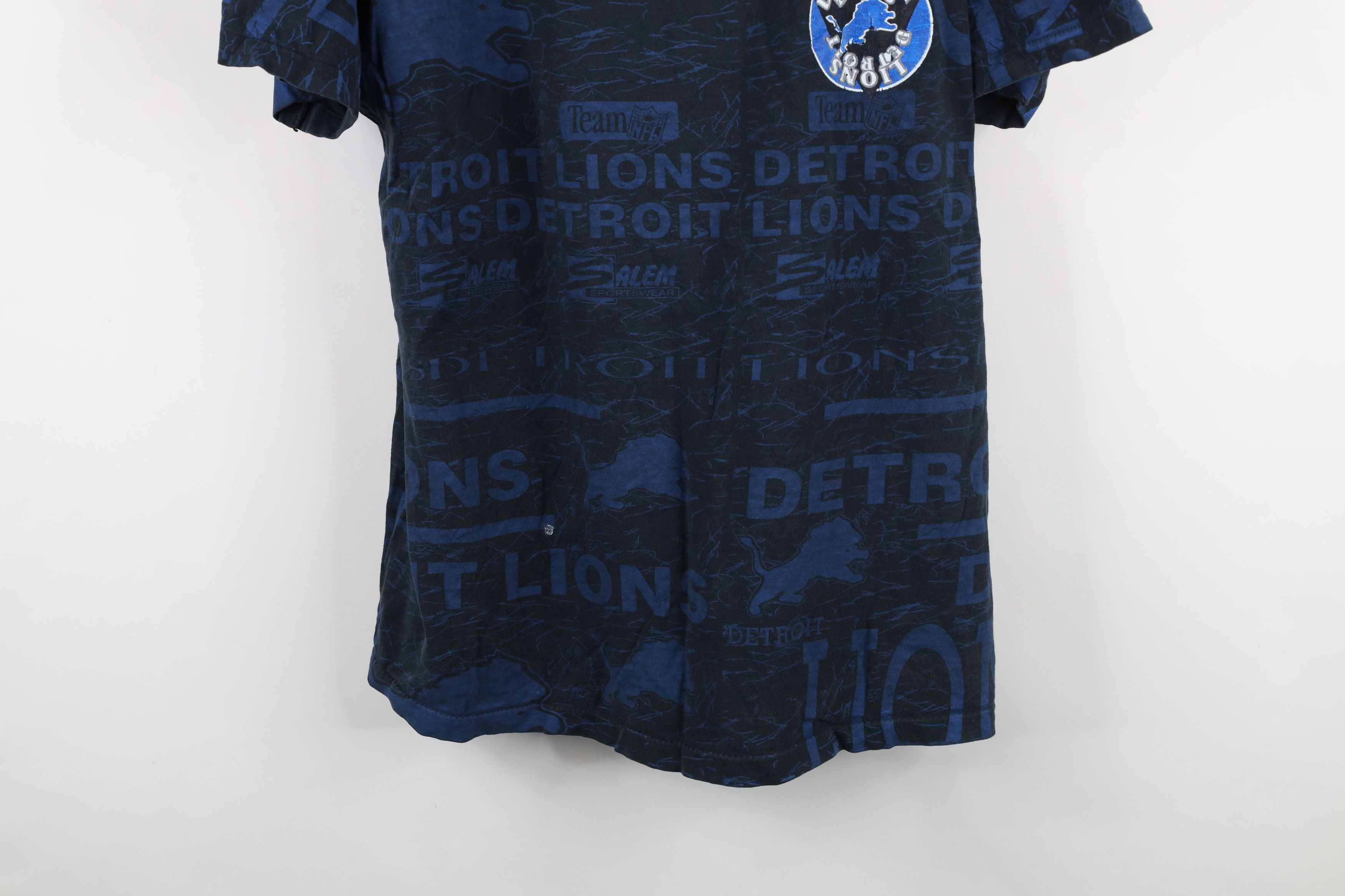 Vintage Vintage 90s Lions Football All Over Print T-Shirt USA Size US XL / EU 56 / 4 - 3 Thumbnail