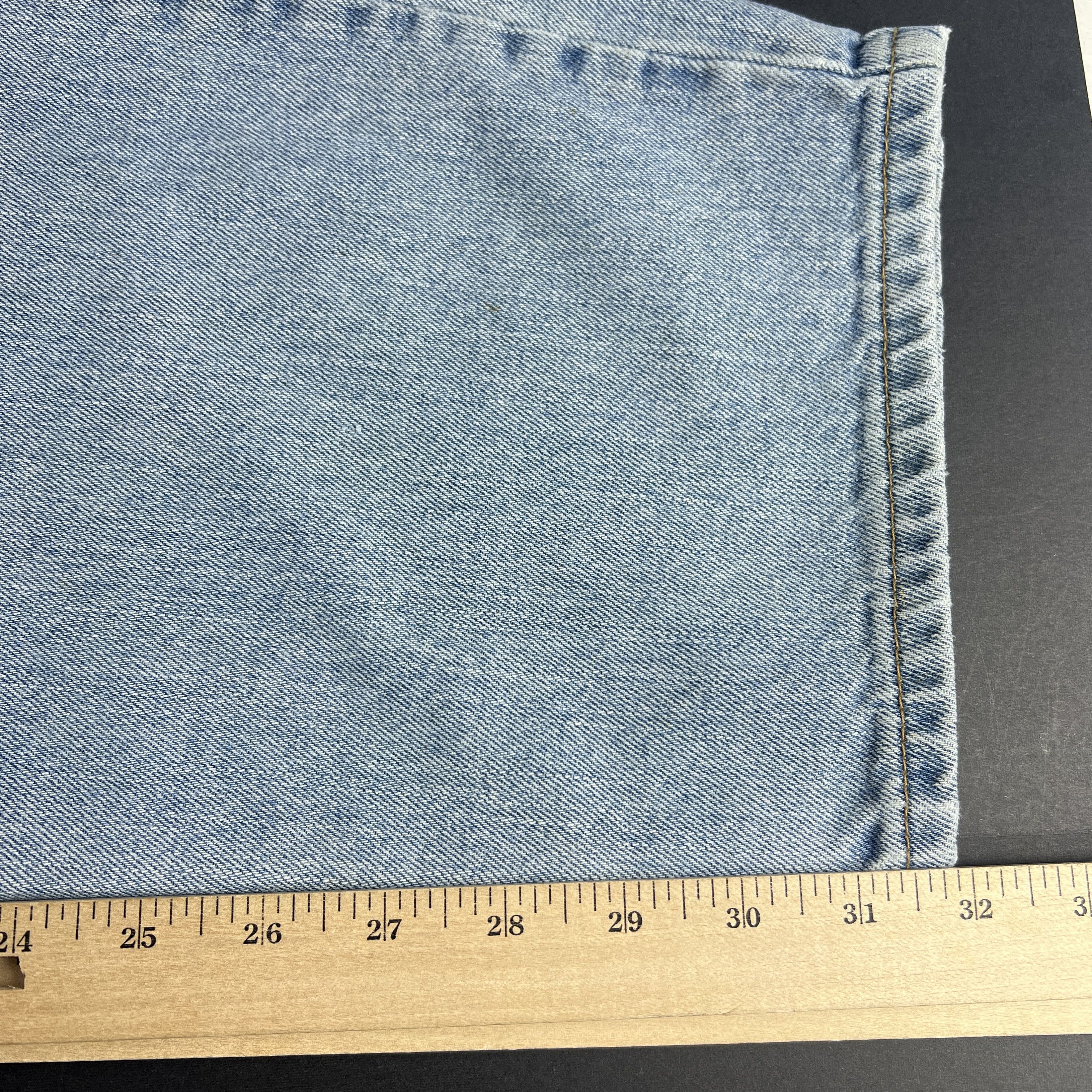 Levi's × Vintage Y2K Levi's Jean 550 Relaxed Straight Light Blue Cotton Denim Size US 37 - 21 Thumbnail