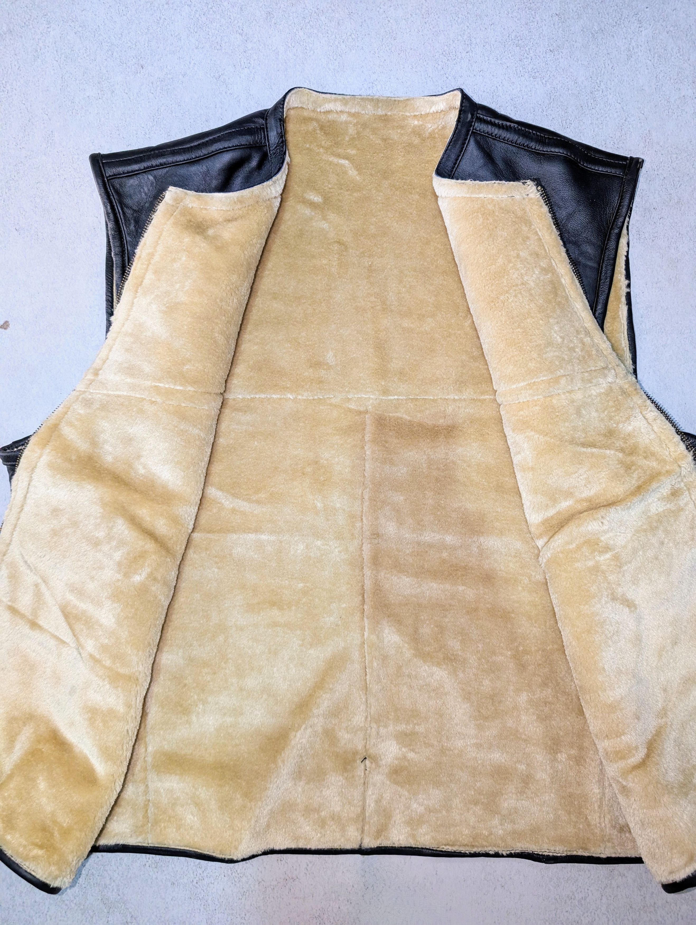 Genuine Leather × Vintage 🖤 Versatile Black Leather Vest for Men Size US L / EU 52-54 / 3 - 5 Thumbnail