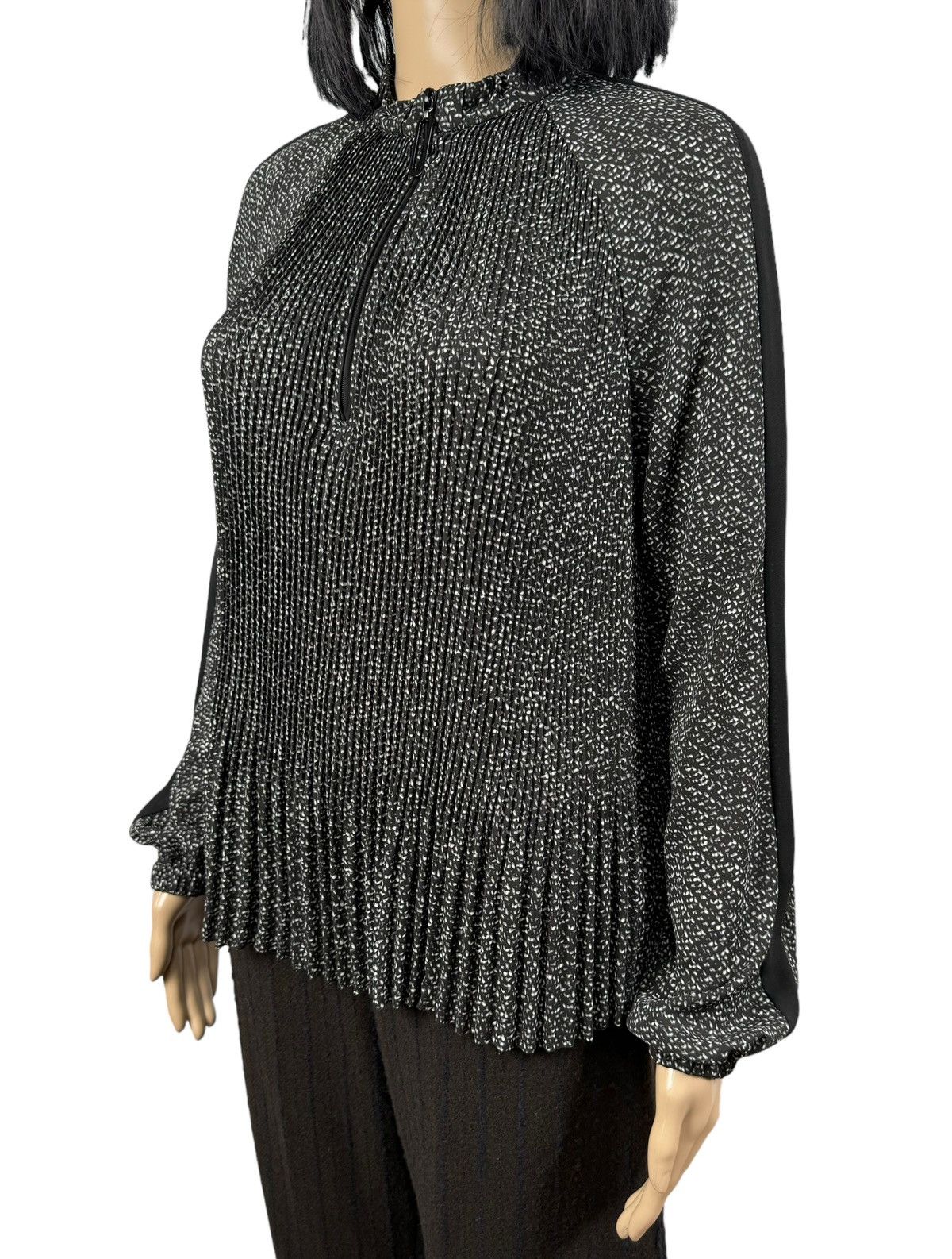 Other Marc Cain Pleaded Polka Dot Printed Blouse 1/3 Zip size M Size M / US 6-8 / IT 42-44 - 6 Thumbnail
