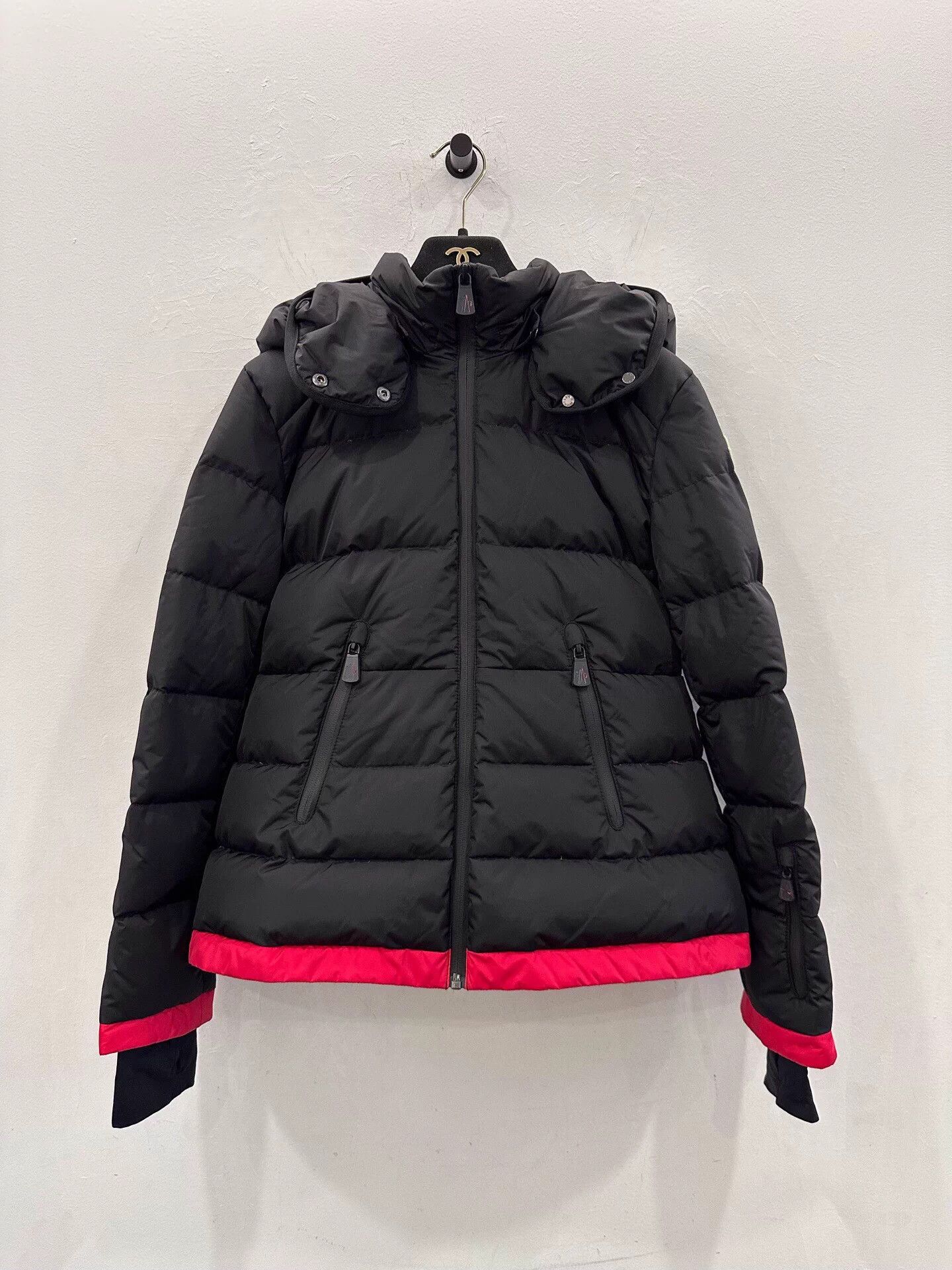 Moncler Moncler Donzenac Side Logo Down Jacket 12Y Black Size XXS / US 00 / IT 34 - 1 Thumbnail