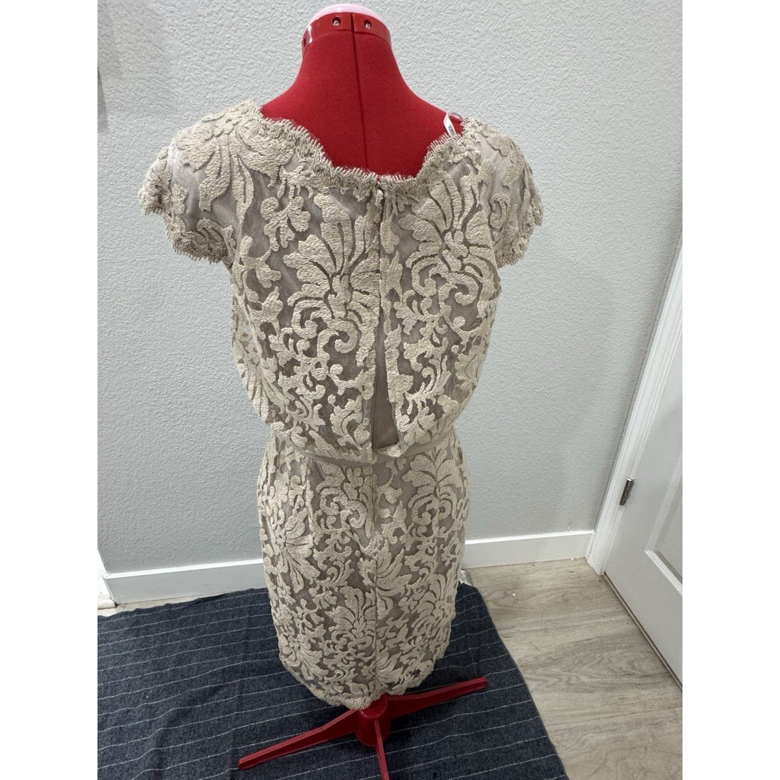 Tadashi Shoji Tadashi Shoji Lace Overlay Ribbon Dress Illusion Blouson Size M / US 6-8 / IT 42-44 - 2 Thumbnail