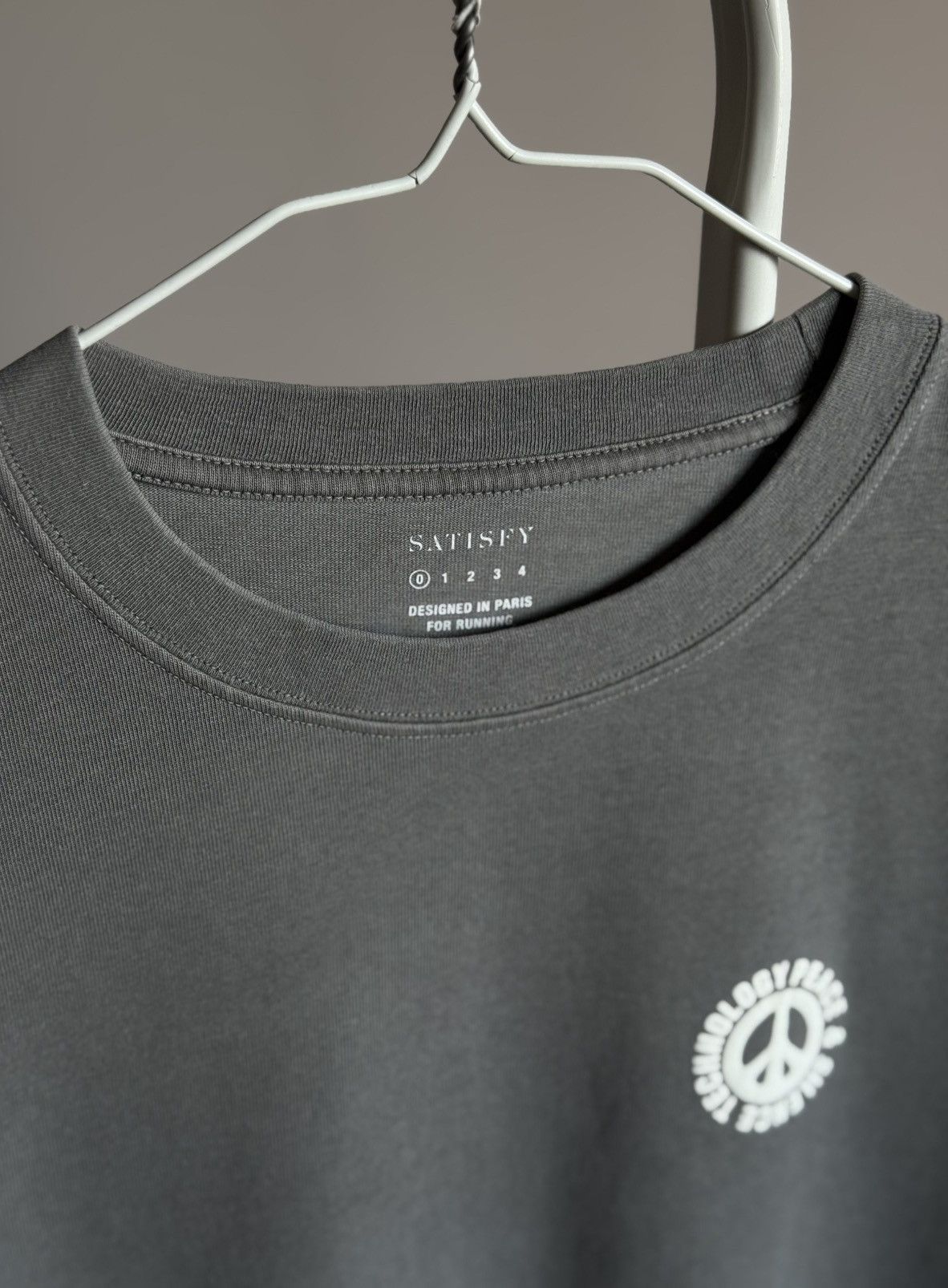 Satisfy Satisfy Running Gray Derma Peace Long Sleeve T-Shirt Size US XS / EU 42 / 0 - 7 Thumbnail