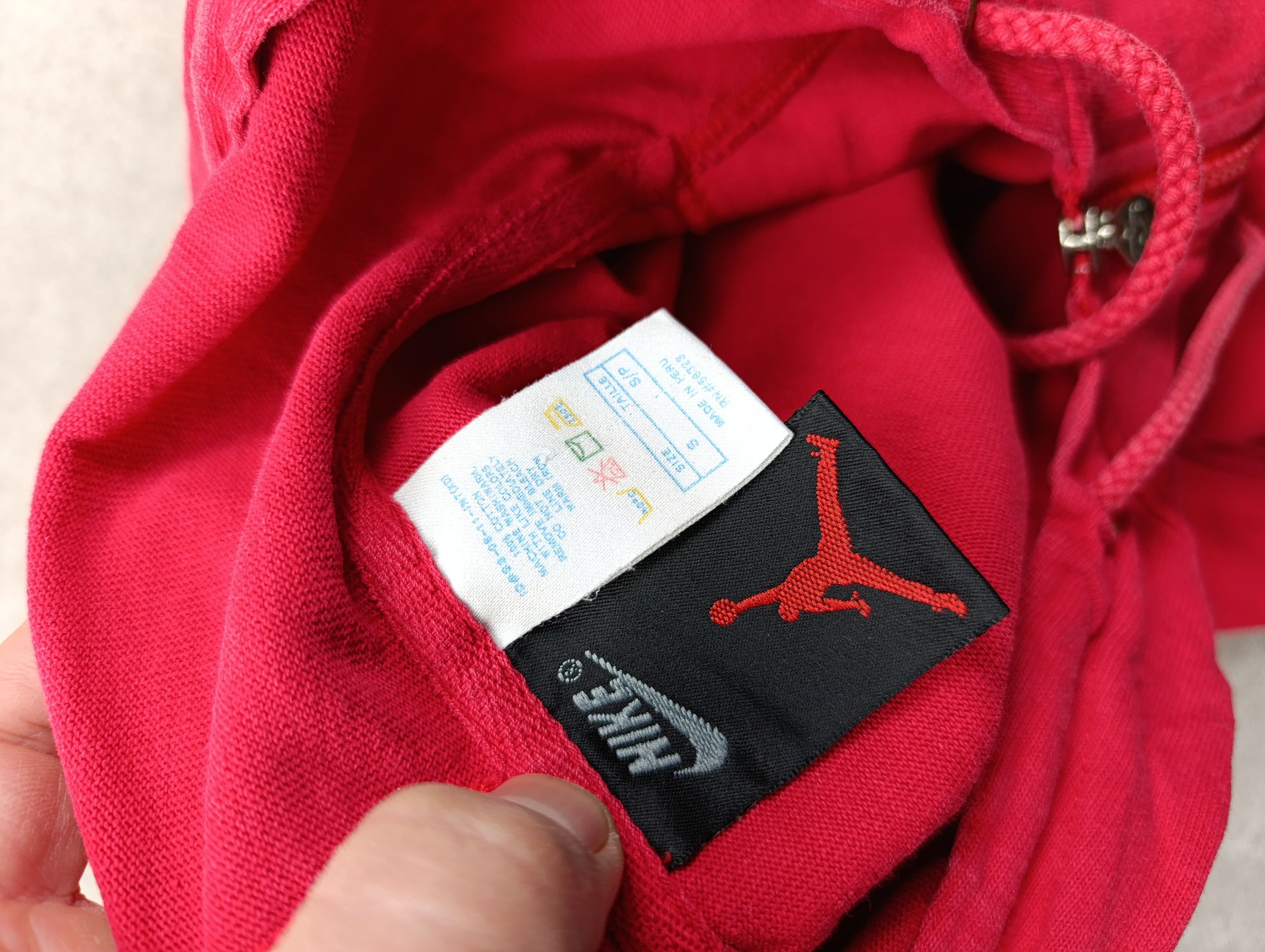 Jordan Brand VINTAGE NIKE JORDAN HOODIE MENS EMBROIDERED HOODED RARE 90S Size US S / EU 44-46 / 1 - 13 Thumbnail