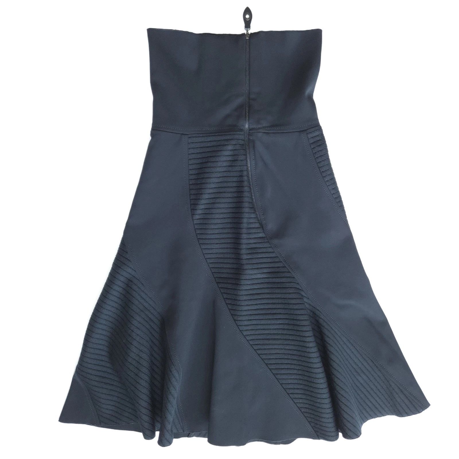 Louis Vuitton Louis Vuitton Black Ribbed Knit Spiral Paneled Skirt, EU 36 Size 25" / US 0 / IT 36 - 4 Thumbnail