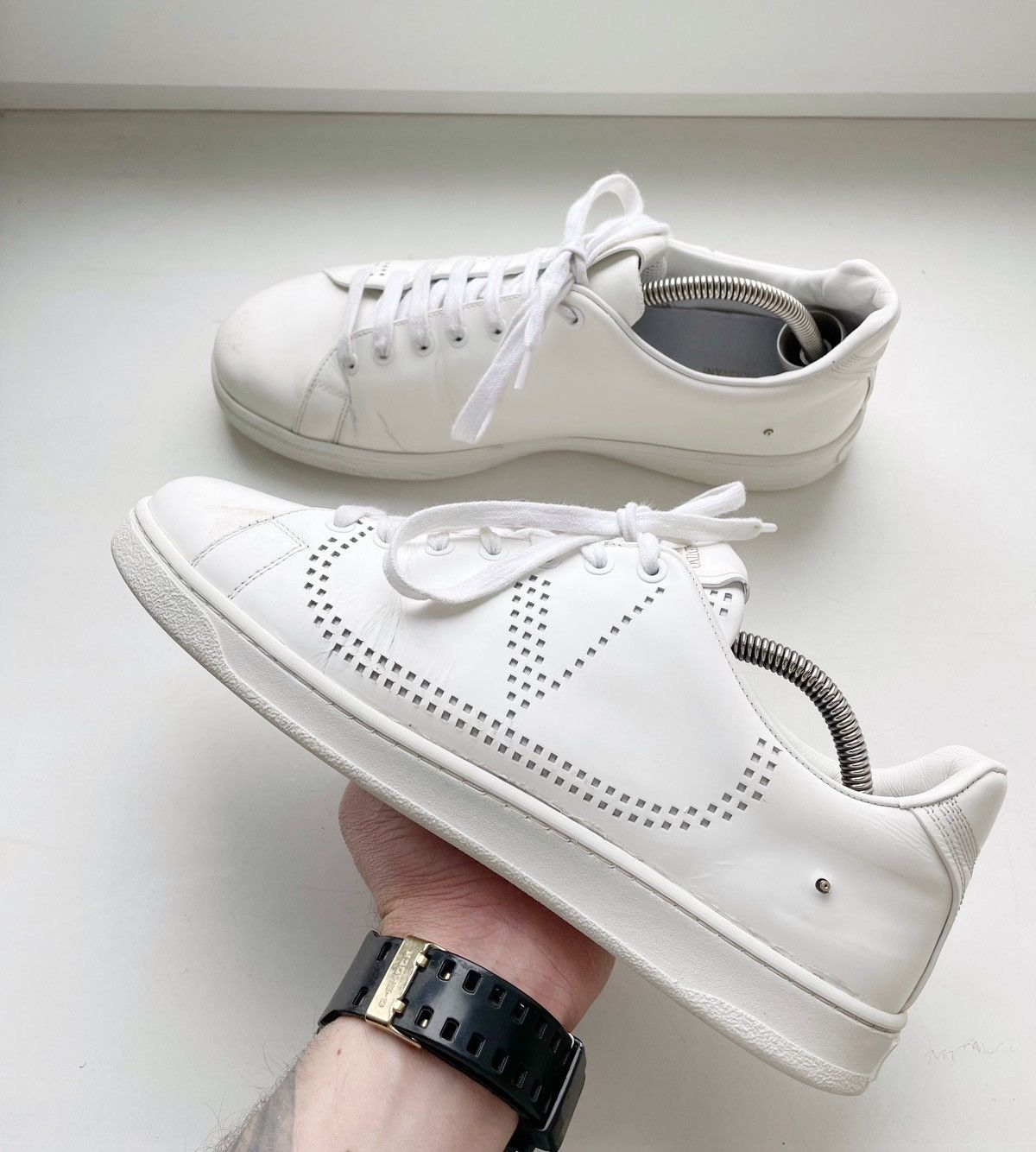 Valentino Valentino Garavani Men Basic White Leather Shoes Backnet 42 Size US 9 / EU 42 - 1 Thumbnail