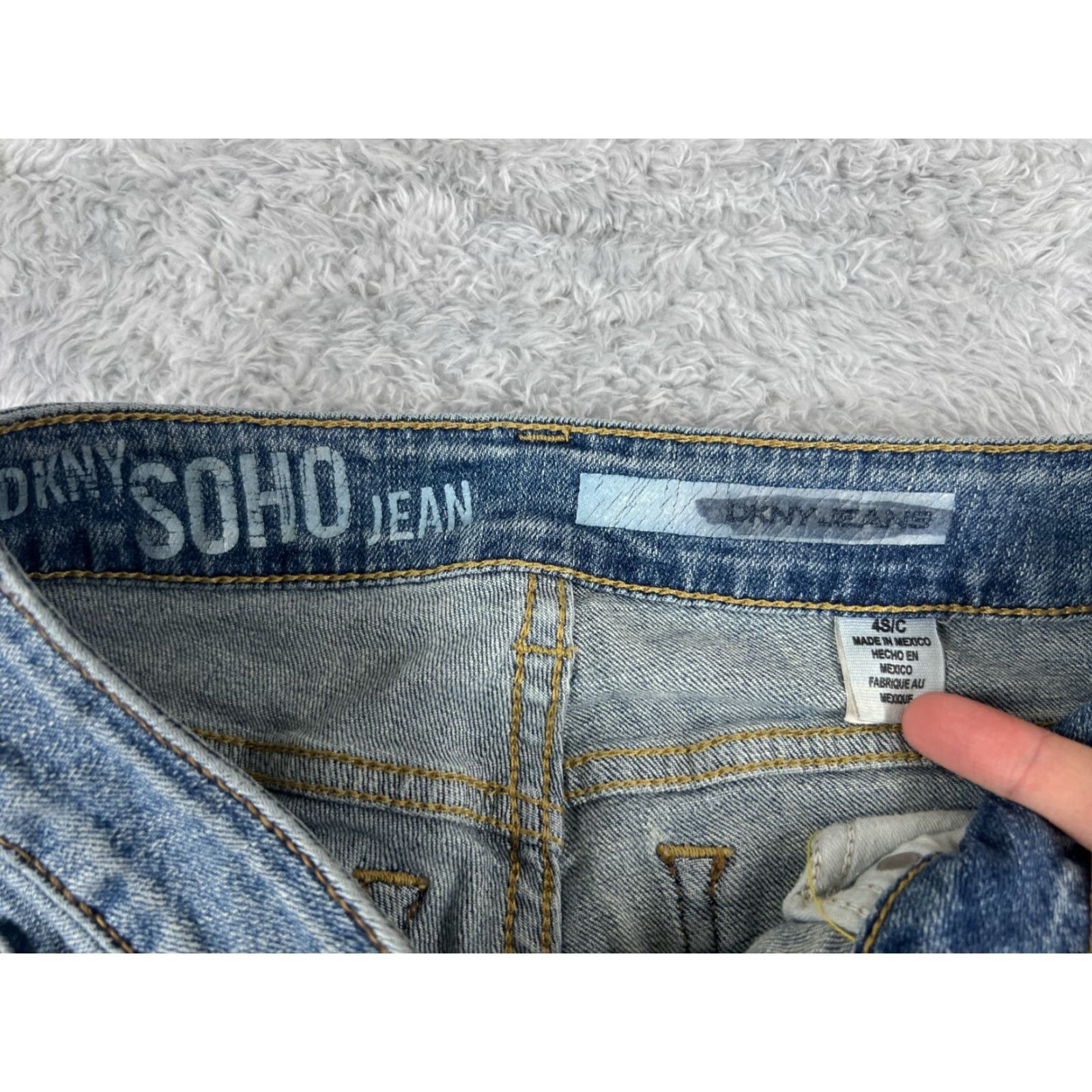 DKNY DKNY Jeans Women 4 Blue Denim Flared Soho Mid Rise 26x30 5-Pocket Design Regular Inseam 30 in Cotton Blend Womens Size 27" / US 4 / IT 40 - 6 Thumbnail
