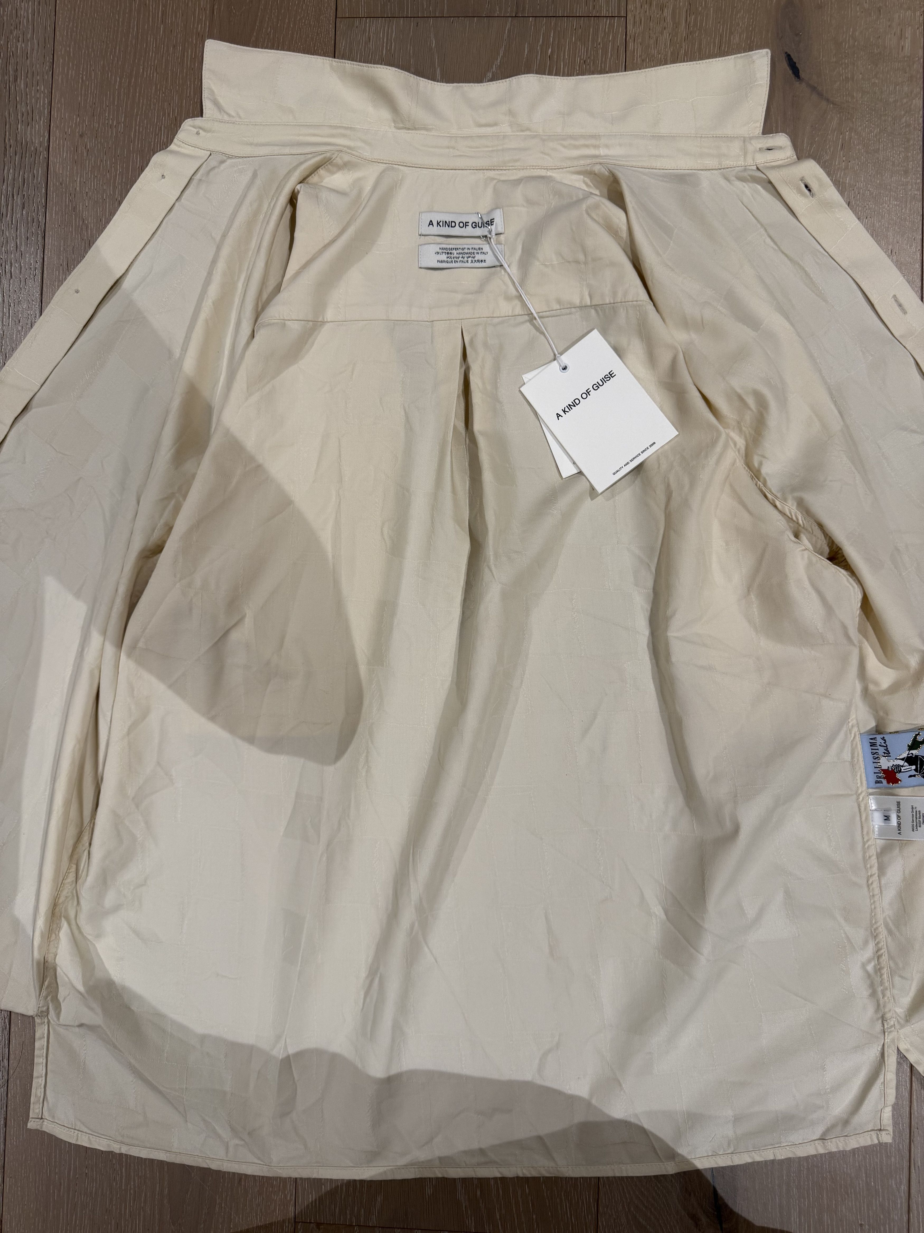 A Kind Of Guise 💚 SS24 A Kind Of Guise Elio Shirt Cubed Ivory Medium NEW Size US M / EU 48-50 / 2 - 14 Thumbnail