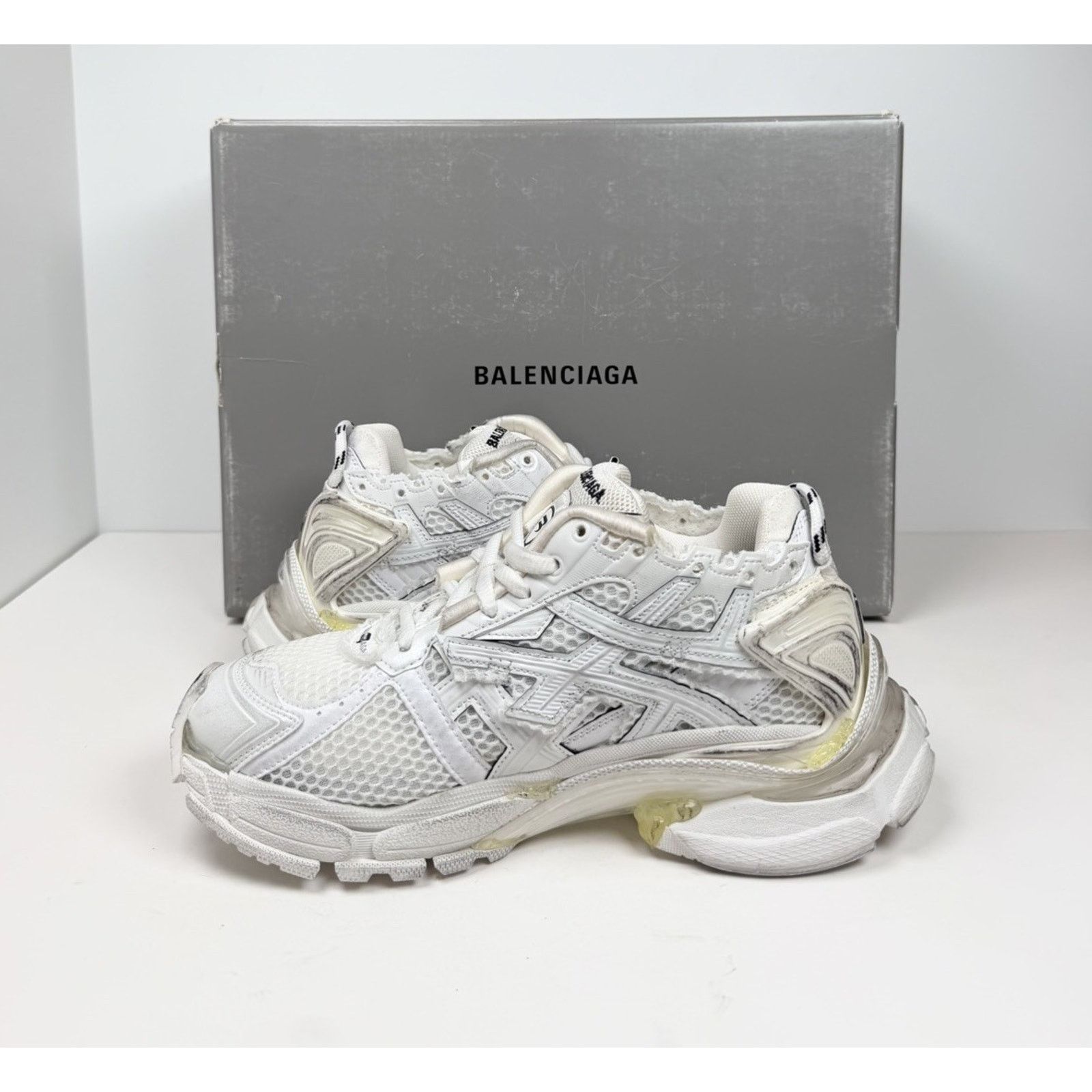 Balenciaga Size 37EU/7W - Balenciaga Runner White Distressed NEW Size US 7 / IT 37 - 7 Thumbnail
