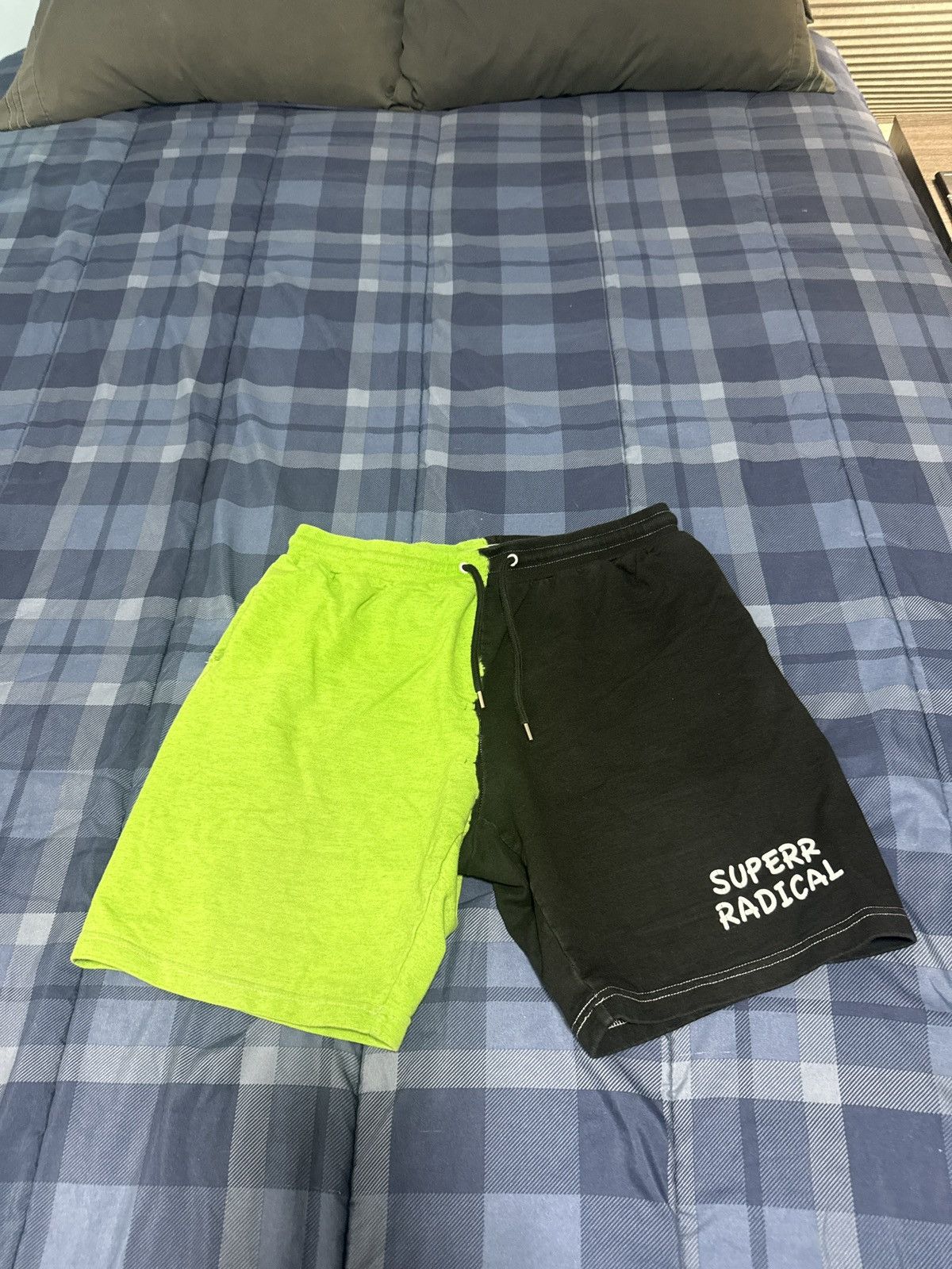 Superrradical Superrradical Shorts Size US 34 / EU 50 - 1 Thumbnail