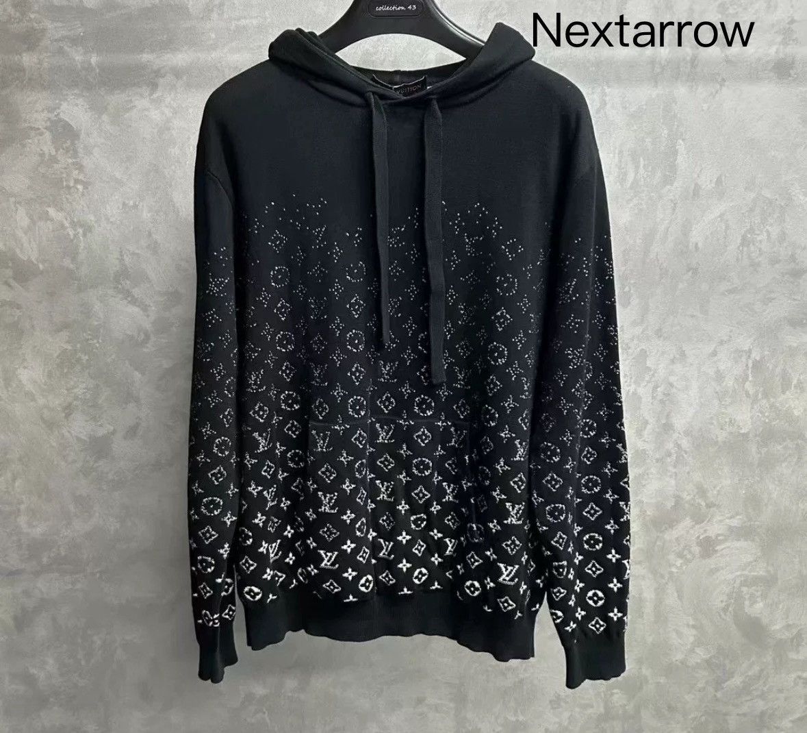 Louis Vuitton Louis Vuitton's latest full print logo hoodie Size US L / EU 52-54 / 3 - 1 Thumbnail