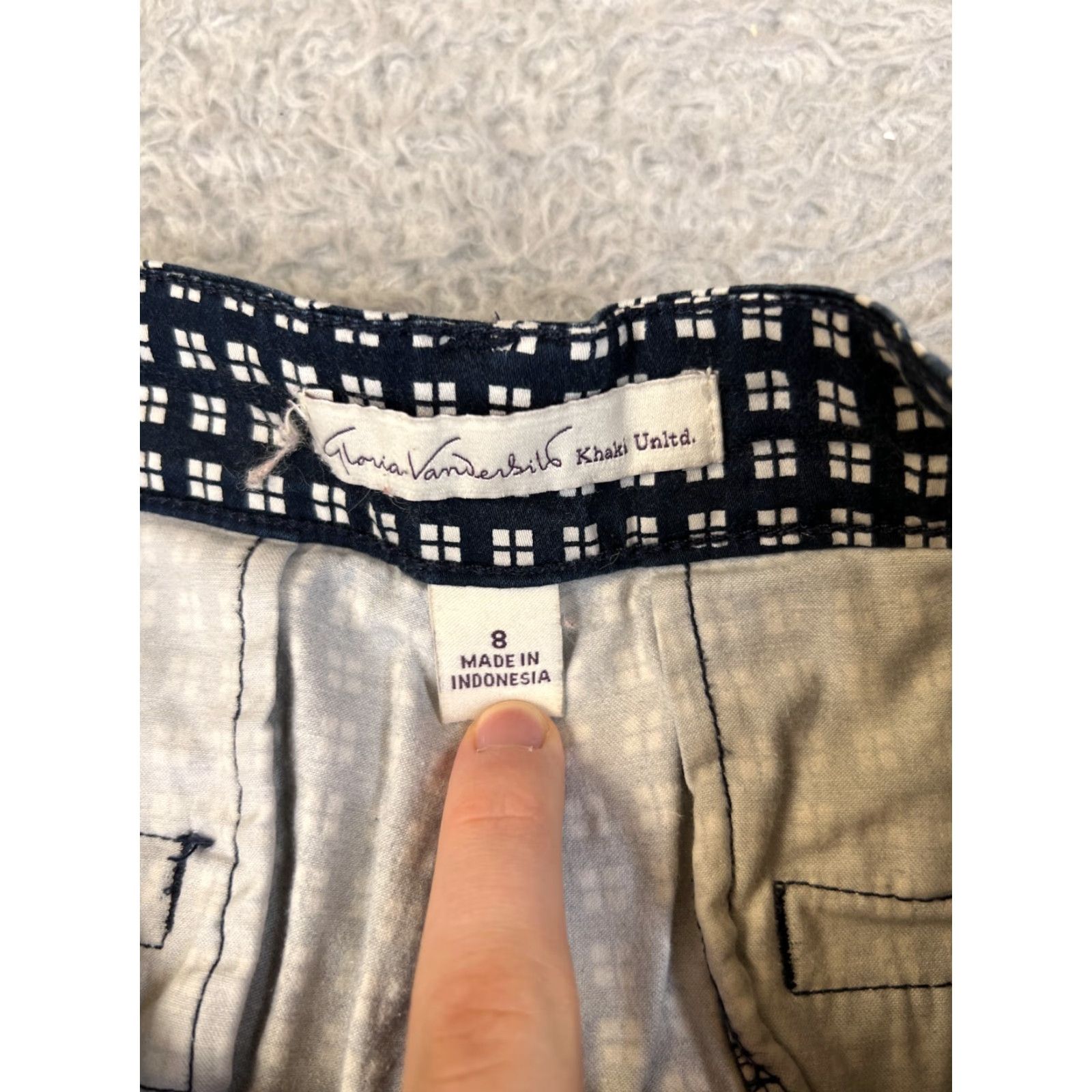 Gloria Vanderbilt Gloria Vanderbilt Pants Women's Capri 8 Blue White Aztec Knit Mid Rise 30x18 Size 30" / US 8 / IT 44 - 4 Thumbnail